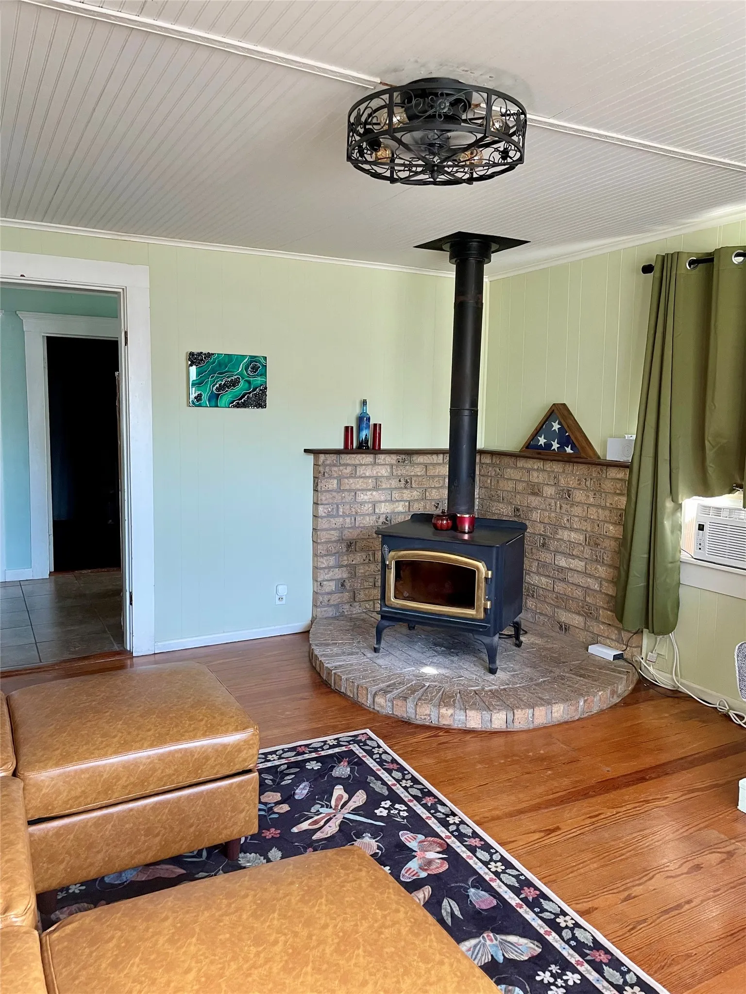 Single Family Residence For Sale in Callahan County , 200 N Avenue C, Cross Plains, Texas 76443, 3 Bedroom, 2 Bathroom, Garage spaces, 1,408 Sqft, built in 1910, mls#21397697, Real Estate Agent in Cross Plains, Homes For Sale in Callahan county, Homes For Sale in Cross Plains, Realtor in Cross Plains Texas, Real Estate Brokerage Independent Realty Texas, Luminita Cordes Realtor