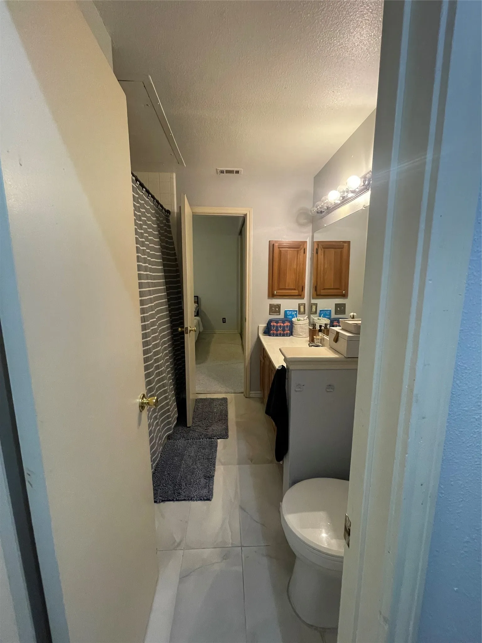 Condominium For Rent in Collin County , 6220 Bentwood Trail 1401, Dallas, Texas 75252, 1 Bedroom, 1 Bathroom, 1 Garage spaces, 610 Sqft, built in 1984, mls#21397909, Real Estate Agent in Dallas, Homes For Rent in Collin county, Homes For Rent in Dallas, Realtor in Dallas Texas, Real Estate Brokerage Independent Realty Texas, Luminita Cordes Realtor