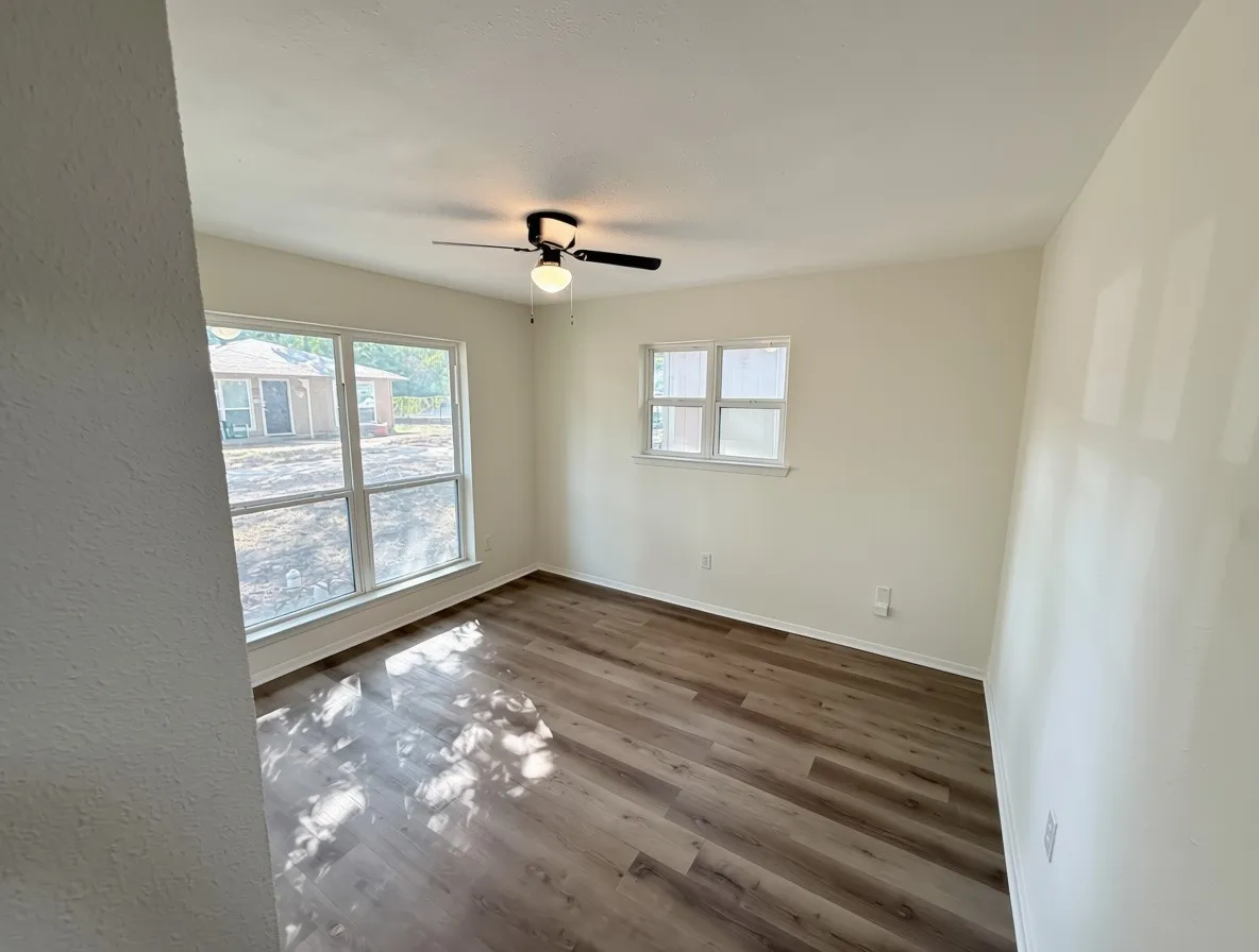 Apartment For Rent in Ellis County , 102 George Hopper Road, Midlothian, Texas 76065, 2 Bedroom, 1 Bathroom, Garage spaces, 750 Sqft, built in 1960, mls#21360044, Real Estate Agent in Midlothian, Homes For Rent in Ellis county, Homes For Rent in Midlothian, Realtor in Midlothian Texas, Real Estate Brokerage Independent Realty Texas, Luminita Cordes Realtor