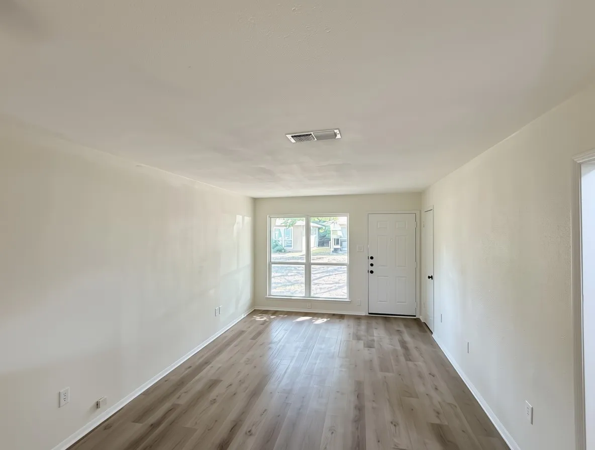 Apartment For Rent in Ellis County , 102 George Hopper Road, Midlothian, Texas 76065, 2 Bedroom, 1 Bathroom, Garage spaces, 750 Sqft, built in 1960, mls#21360044, Real Estate Agent in Midlothian, Homes For Rent in Ellis county, Homes For Rent in Midlothian, Realtor in Midlothian Texas, Real Estate Brokerage Independent Realty Texas, Luminita Cordes Realtor