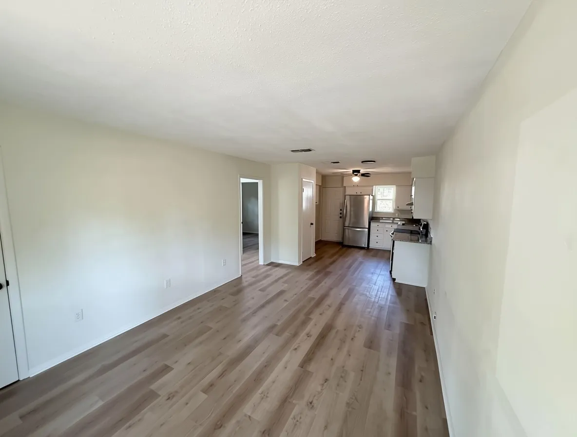 Apartment For Rent in Ellis County , 102 George Hopper Road, Midlothian, Texas 76065, 2 Bedroom, 1 Bathroom, Garage spaces, 750 Sqft, built in 1960, mls#21360044, Real Estate Agent in Midlothian, Homes For Rent in Ellis county, Homes For Rent in Midlothian, Realtor in Midlothian Texas, Real Estate Brokerage Independent Realty Texas, Luminita Cordes Realtor