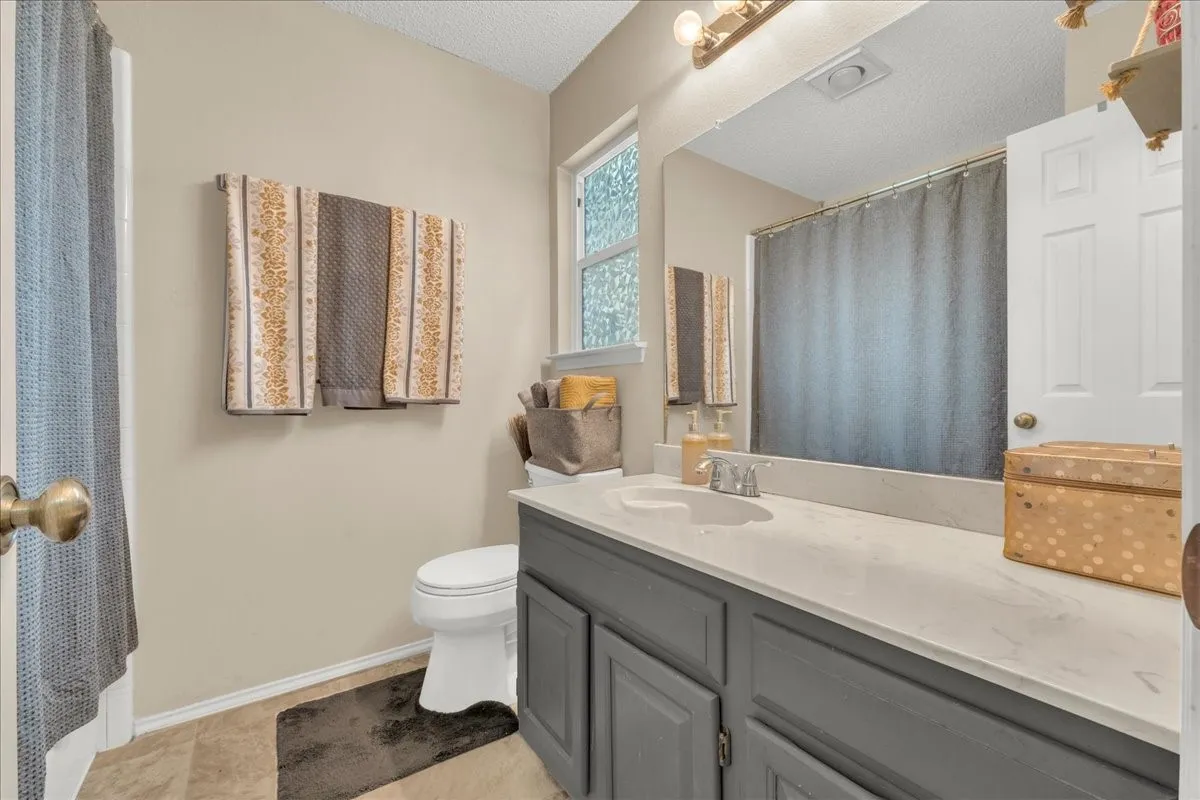 Single Family Residence For Sale in Tarrant County , 6608 Stetter Drive, Arlington, Texas 76001, 3 Bedroom, 2 Bathroom, 2 Garage spaces, 1,273 Sqft, built in 1992, mls#21397923, Real Estate Agent in Arlington, Homes For Sale in Tarrant county, Homes For Sale in Arlington, Realtor in Arlington Texas, Real Estate Brokerage Independent Realty Texas, Luminita Cordes Realtor