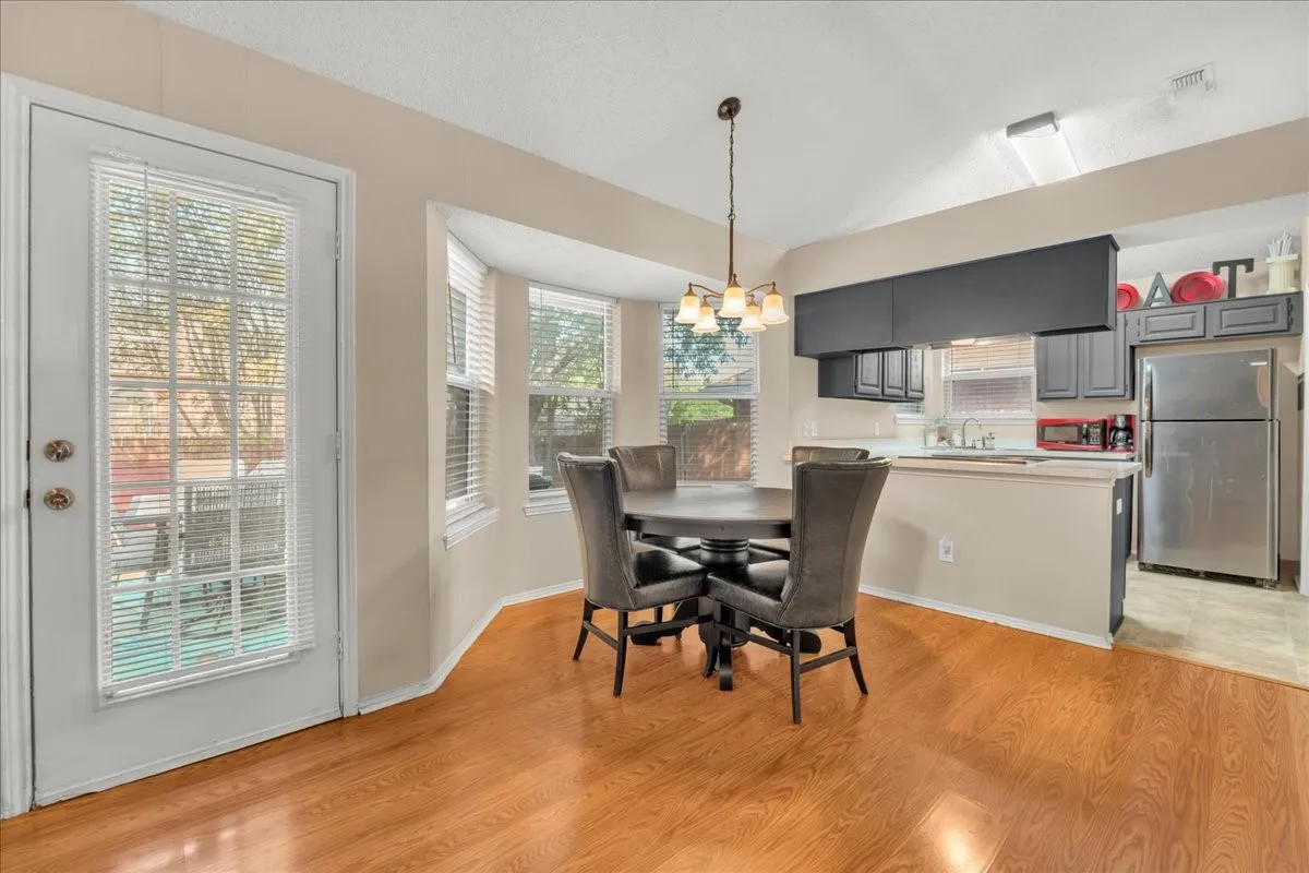 Single Family Residence For Sale in Tarrant County , 6608 Stetter Drive, Arlington, Texas 76001, 3 Bedroom, 2 Bathroom, 2 Garage spaces, 1,273 Sqft, built in 1992, mls#21397923, Real Estate Agent in Arlington, Homes For Sale in Tarrant county, Homes For Sale in Arlington, Realtor in Arlington Texas, Real Estate Brokerage Independent Realty Texas, Luminita Cordes Realtor