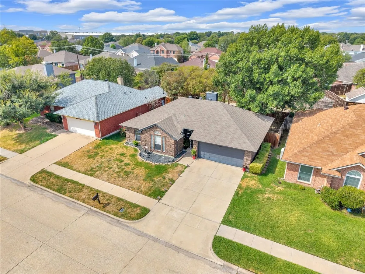 Single Family Residence For Sale in Tarrant County , 6608 Stetter Drive, Arlington, Texas 76001, 3 Bedroom, 2 Bathroom, 2 Garage spaces, 1,273 Sqft, built in 1992, mls#21397923, Real Estate Agent in Arlington, Homes For Sale in Tarrant county, Homes For Sale in Arlington, Realtor in Arlington Texas, Real Estate Brokerage Independent Realty Texas, Luminita Cordes Realtor