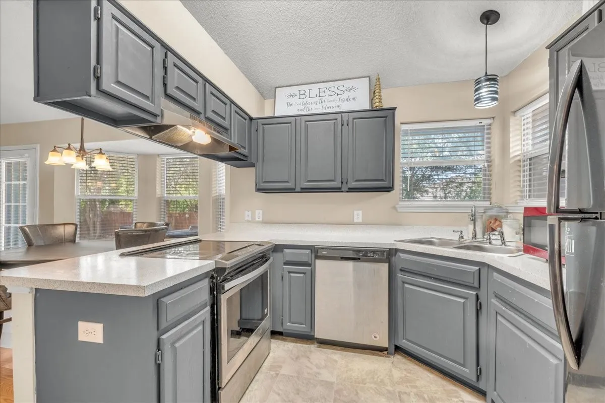 Single Family Residence For Sale in Tarrant County , 6608 Stetter Drive, Arlington, Texas 76001, 3 Bedroom, 2 Bathroom, 2 Garage spaces, 1,273 Sqft, built in 1992, mls#21397923, Real Estate Agent in Arlington, Homes For Sale in Tarrant county, Homes For Sale in Arlington, Realtor in Arlington Texas, Real Estate Brokerage Independent Realty Texas, Luminita Cordes Realtor