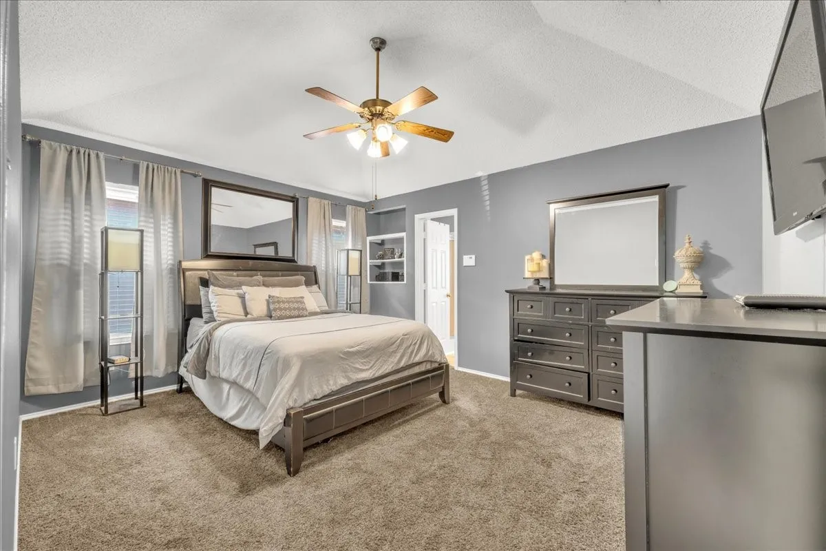Single Family Residence For Sale in Tarrant County , 6608 Stetter Drive, Arlington, Texas 76001, 3 Bedroom, 2 Bathroom, 2 Garage spaces, 1,273 Sqft, built in 1992, mls#21397923, Real Estate Agent in Arlington, Homes For Sale in Tarrant county, Homes For Sale in Arlington, Realtor in Arlington Texas, Real Estate Brokerage Independent Realty Texas, Luminita Cordes Realtor