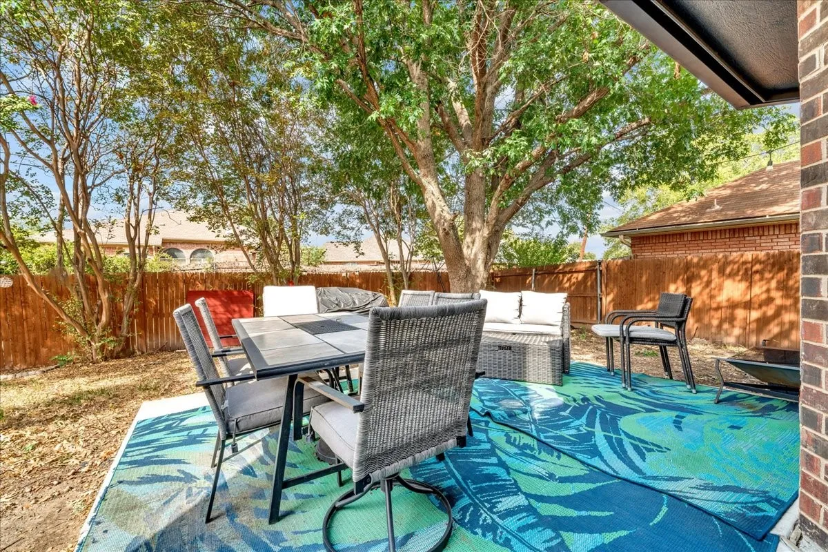 Single Family Residence For Sale in Tarrant County , 6608 Stetter Drive, Arlington, Texas 76001, 3 Bedroom, 2 Bathroom, 2 Garage spaces, 1,273 Sqft, built in 1992, mls#21397923, Real Estate Agent in Arlington, Homes For Sale in Tarrant county, Homes For Sale in Arlington, Realtor in Arlington Texas, Real Estate Brokerage Independent Realty Texas, Luminita Cordes Realtor