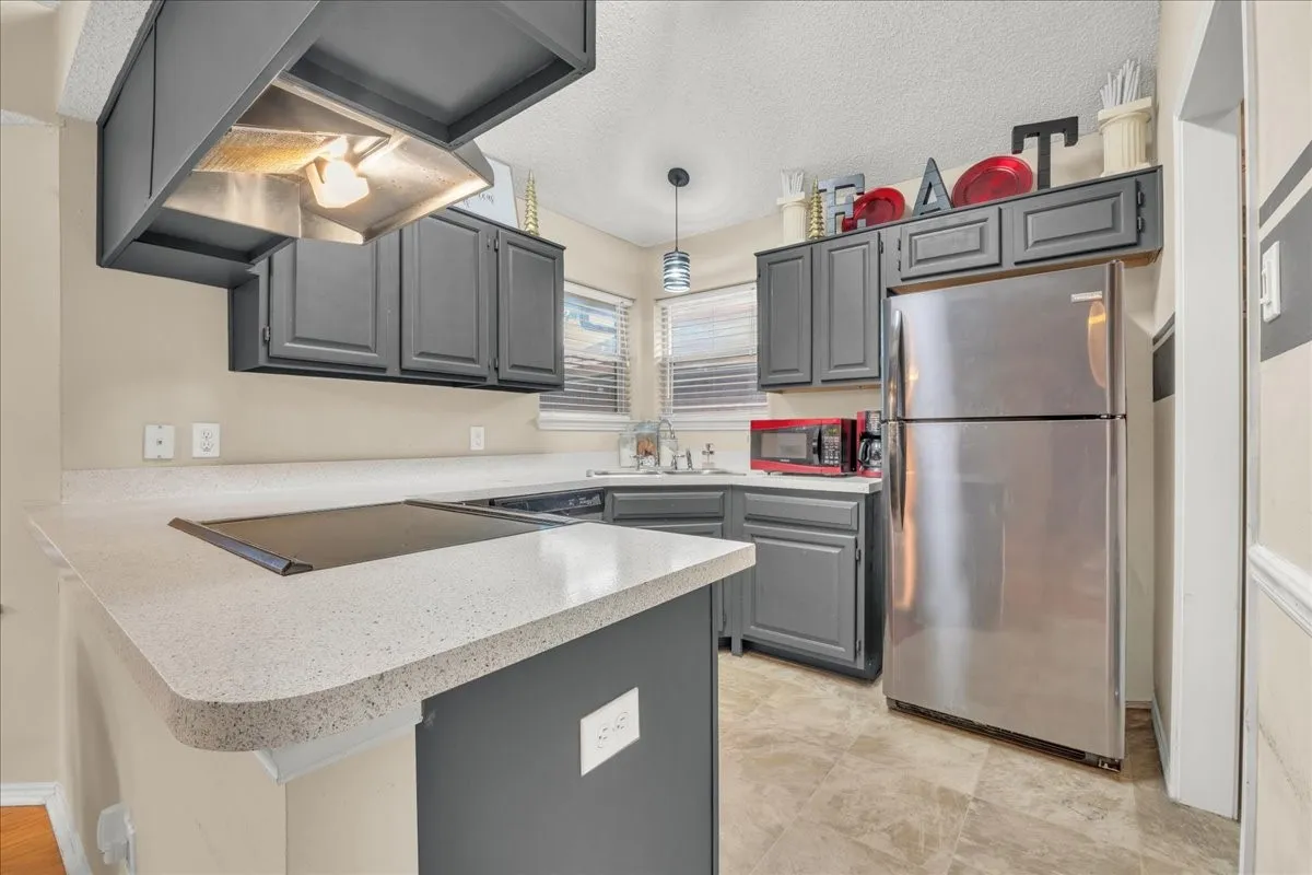 Single Family Residence For Sale in Tarrant County , 6608 Stetter Drive, Arlington, Texas 76001, 3 Bedroom, 2 Bathroom, 2 Garage spaces, 1,273 Sqft, built in 1992, mls#21397923, Real Estate Agent in Arlington, Homes For Sale in Tarrant county, Homes For Sale in Arlington, Realtor in Arlington Texas, Real Estate Brokerage Independent Realty Texas, Luminita Cordes Realtor