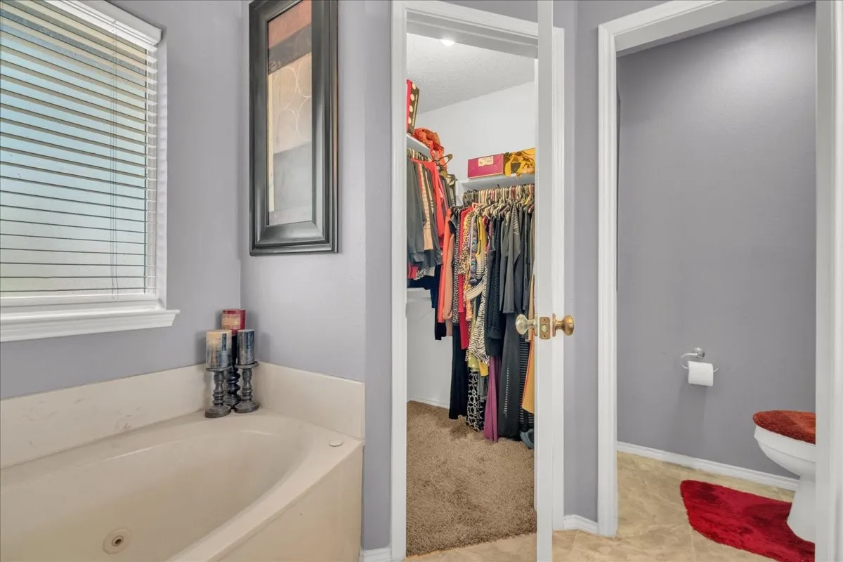 Single Family Residence For Sale in Tarrant County , 6608 Stetter Drive, Arlington, Texas 76001, 3 Bedroom, 2 Bathroom, 2 Garage spaces, 1,273 Sqft, built in 1992, mls#21397923, Real Estate Agent in Arlington, Homes For Sale in Tarrant county, Homes For Sale in Arlington, Realtor in Arlington Texas, Real Estate Brokerage Independent Realty Texas, Luminita Cordes Realtor