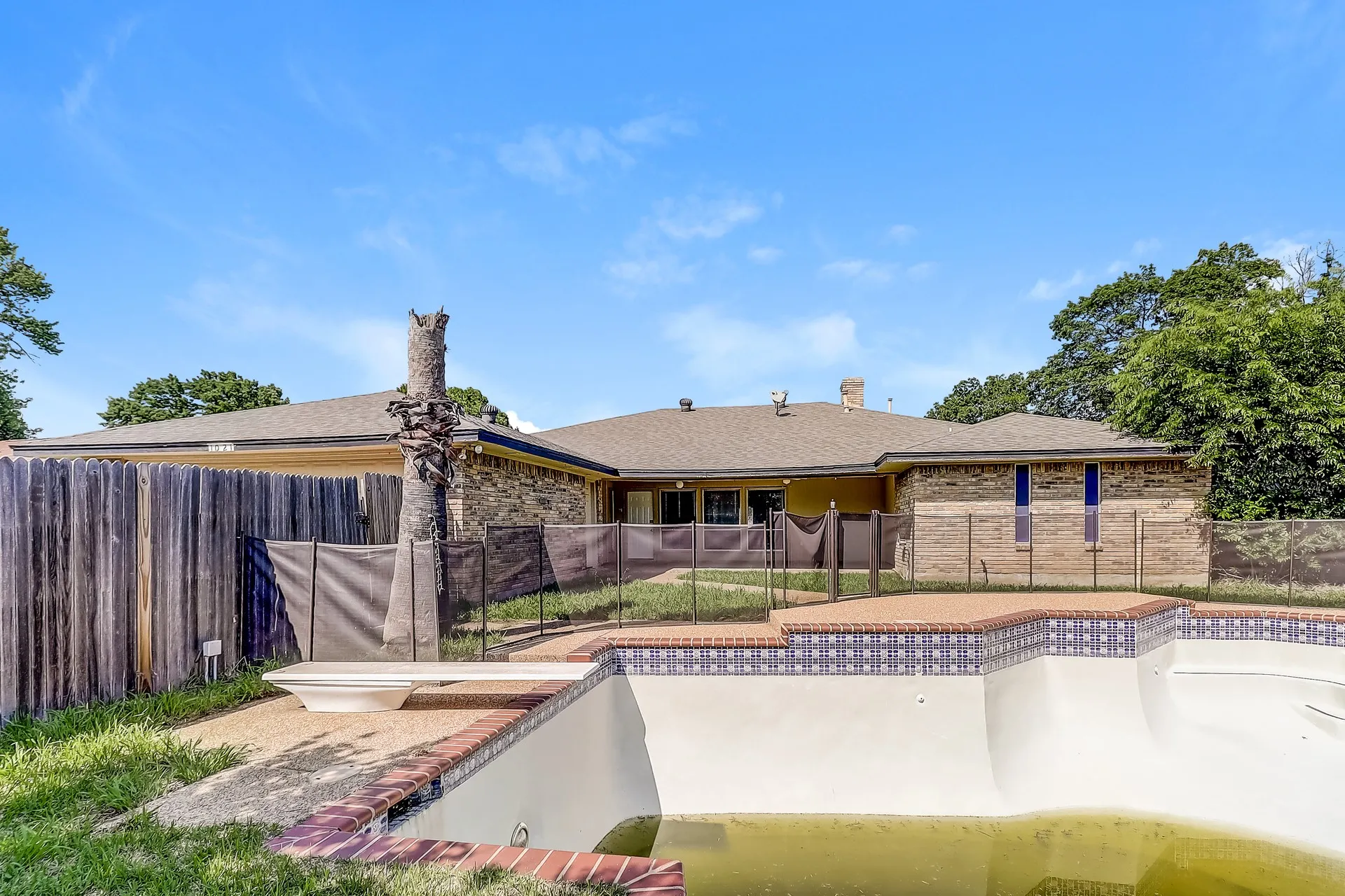 Single Family Residence For Rent in Dallas County , 1021 Shadywood Lane, De Soto, Texas 75115, 3 Bedroom, 2 Bathroom, 2 Garage spaces, 2,319 Sqft, built in 1974, mls#21397927, Real Estate Agent in De Soto, Homes For Rent in Dallas county, Homes For Rent in De Soto, Realtor in De Soto Texas, Real Estate Brokerage Independent Realty Texas, Luminita Cordes Realtor