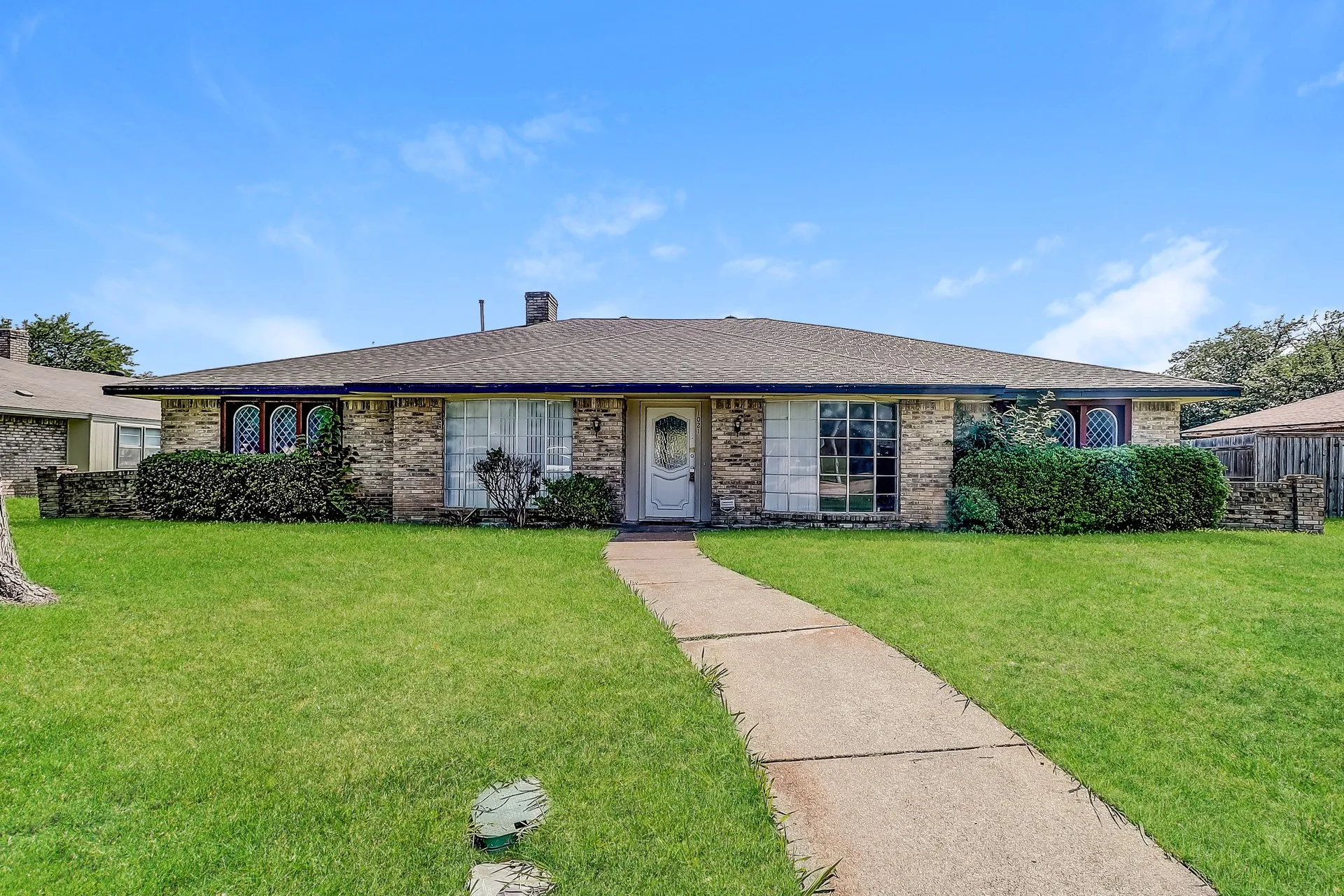 Single Family Residence For Rent in Dallas County , 1021 Shadywood Lane, De Soto, Texas 75115, 3 Bedroom, 2 Bathroom, 2 Garage spaces, 2,319 Sqft, built in 1974, mls#21397927, Real Estate Agent in De Soto, Homes For Rent in Dallas county, Homes For Rent in De Soto, Realtor in De Soto Texas, Real Estate Brokerage Independent Realty Texas, Luminita Cordes Realtor