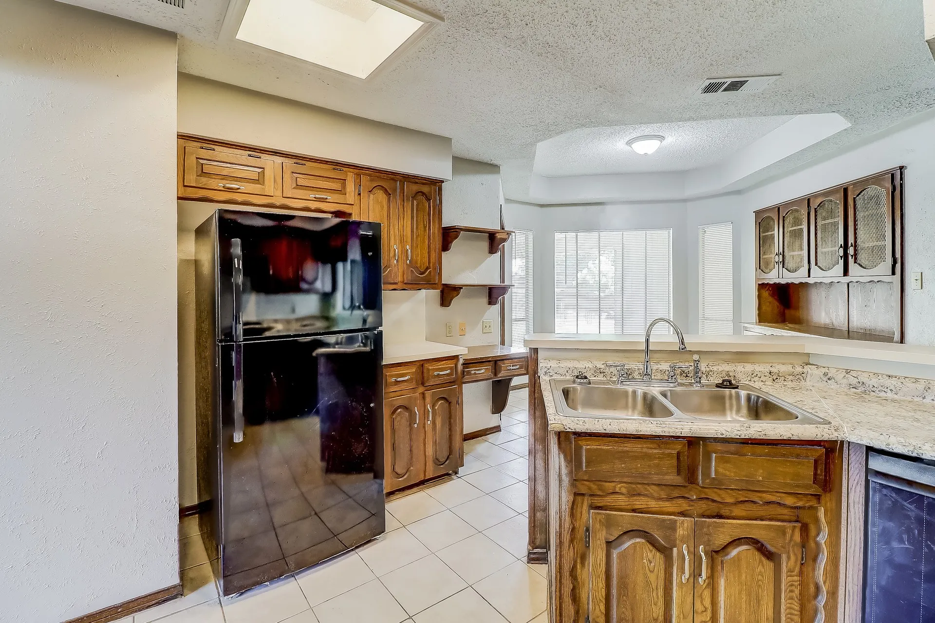 Single Family Residence For Rent in Dallas County , 1021 Shadywood Lane, De Soto, Texas 75115, 3 Bedroom, 2 Bathroom, 2 Garage spaces, 2,319 Sqft, built in 1974, mls#21397927, Real Estate Agent in De Soto, Homes For Rent in Dallas county, Homes For Rent in De Soto, Realtor in De Soto Texas, Real Estate Brokerage Independent Realty Texas, Luminita Cordes Realtor