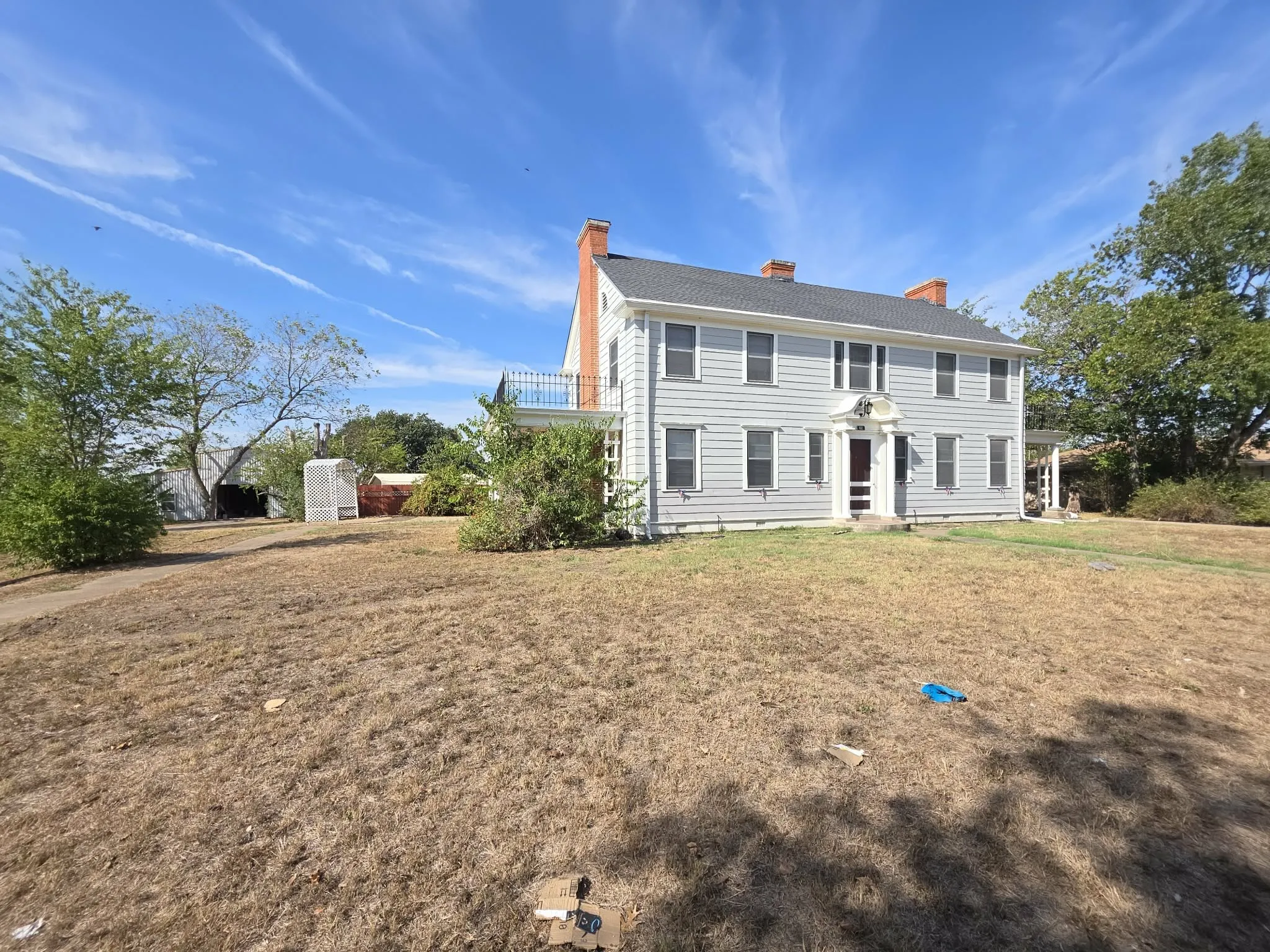 Single Family Residence For Sale in Limestone County , 401 S 8th Street, Coolidge, Texas 76635, 4 Bedroom, 4 Bathroom, 2 Garage spaces, 2,538 Sqft, built in 1923, mls#21396520, Real Estate Agent in Coolidge, Homes For Sale in Limestone county, Homes For Sale in Coolidge, Realtor in Coolidge Texas, Real Estate Brokerage Independent Realty Texas, Luminita Cordes Realtor