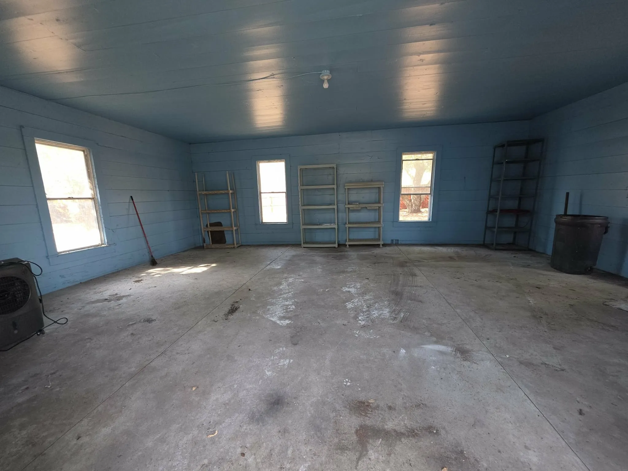 Single Family Residence For Sale in Limestone County , 401 S 8th Street, Coolidge, Texas 76635, 4 Bedroom, 4 Bathroom, 2 Garage spaces, 2,538 Sqft, built in 1923, mls#21396520, Real Estate Agent in Coolidge, Homes For Sale in Limestone county, Homes For Sale in Coolidge, Realtor in Coolidge Texas, Real Estate Brokerage Independent Realty Texas, Luminita Cordes Realtor