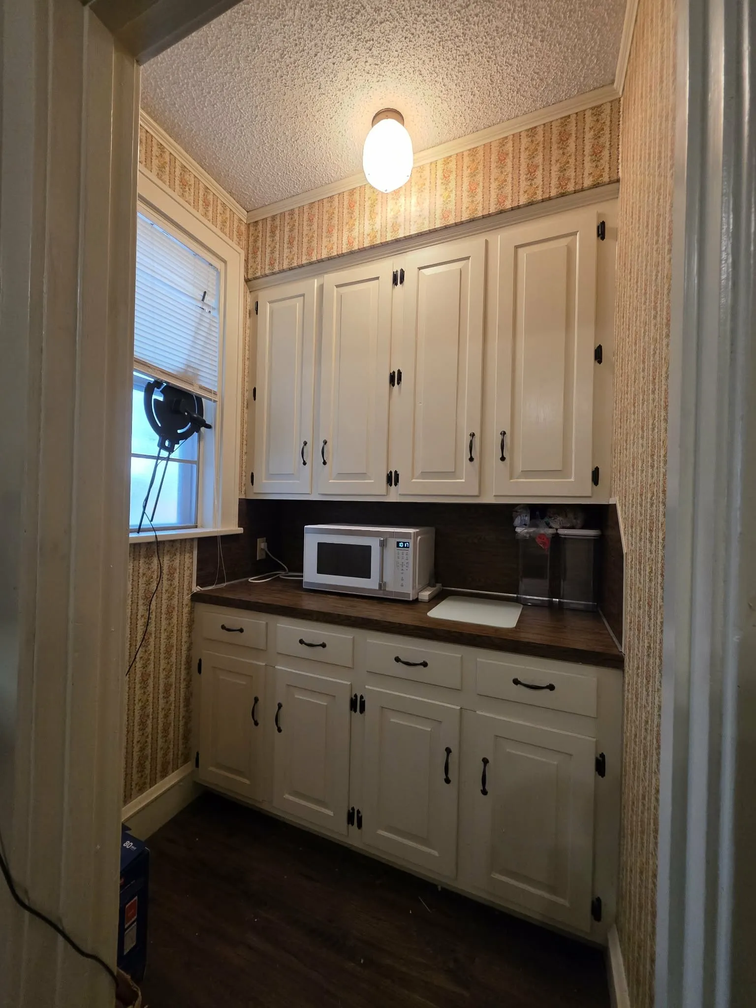 Single Family Residence For Sale in Limestone County , 401 S 8th Street, Coolidge, Texas 76635, 4 Bedroom, 4 Bathroom, 2 Garage spaces, 2,538 Sqft, built in 1923, mls#21396520, Real Estate Agent in Coolidge, Homes For Sale in Limestone county, Homes For Sale in Coolidge, Realtor in Coolidge Texas, Real Estate Brokerage Independent Realty Texas, Luminita Cordes Realtor