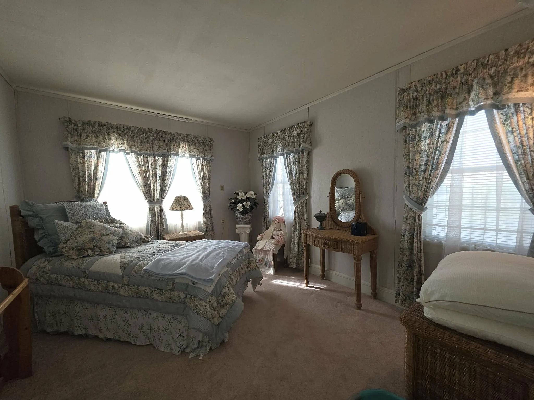 Single Family Residence For Sale in Limestone County , 401 S 8th Street, Coolidge, Texas 76635, 4 Bedroom, 4 Bathroom, 2 Garage spaces, 2,538 Sqft, built in 1923, mls#21396520, Real Estate Agent in Coolidge, Homes For Sale in Limestone county, Homes For Sale in Coolidge, Realtor in Coolidge Texas, Real Estate Brokerage Independent Realty Texas, Luminita Cordes Realtor