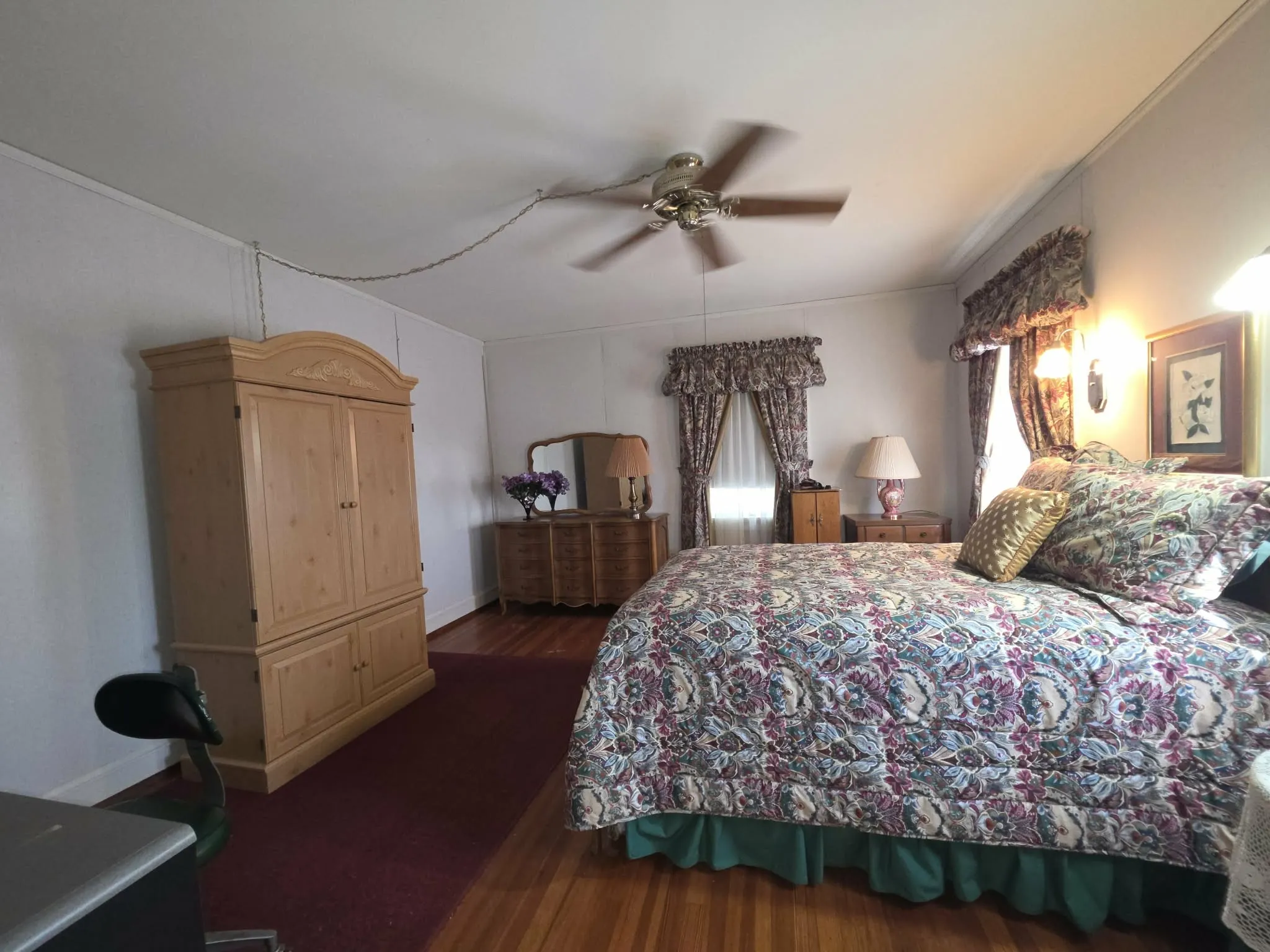 Single Family Residence For Sale in Limestone County , 401 S 8th Street, Coolidge, Texas 76635, 4 Bedroom, 4 Bathroom, 2 Garage spaces, 2,538 Sqft, built in 1923, mls#21396520, Real Estate Agent in Coolidge, Homes For Sale in Limestone county, Homes For Sale in Coolidge, Realtor in Coolidge Texas, Real Estate Brokerage Independent Realty Texas, Luminita Cordes Realtor