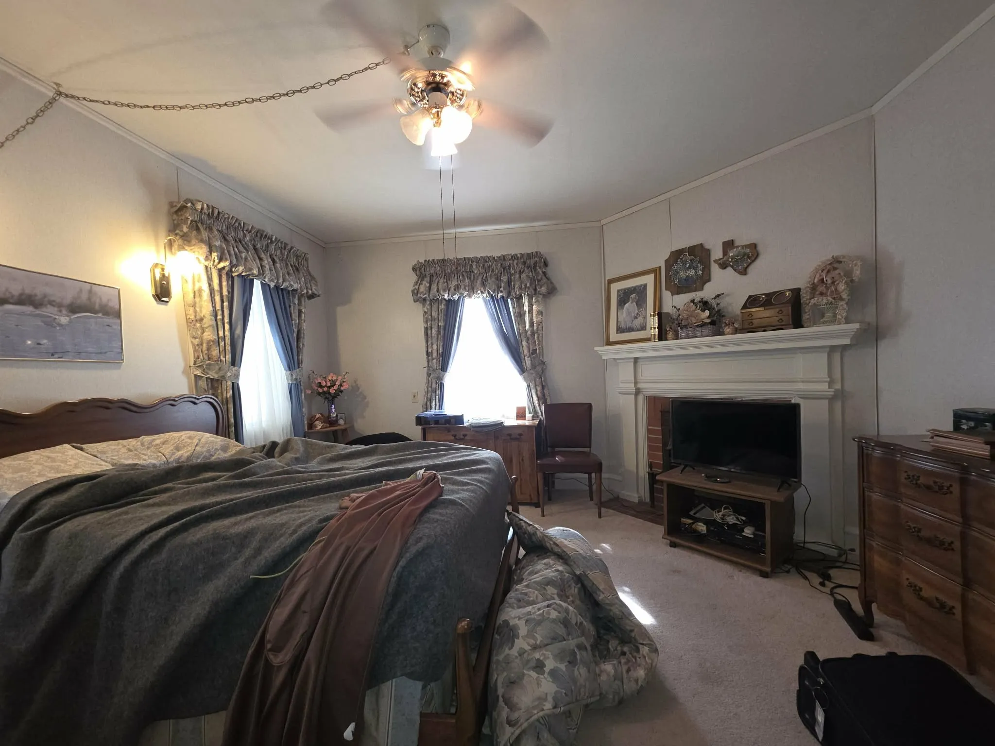 Single Family Residence For Sale in Limestone County , 401 S 8th Street, Coolidge, Texas 76635, 4 Bedroom, 4 Bathroom, 2 Garage spaces, 2,538 Sqft, built in 1923, mls#21396520, Real Estate Agent in Coolidge, Homes For Sale in Limestone county, Homes For Sale in Coolidge, Realtor in Coolidge Texas, Real Estate Brokerage Independent Realty Texas, Luminita Cordes Realtor