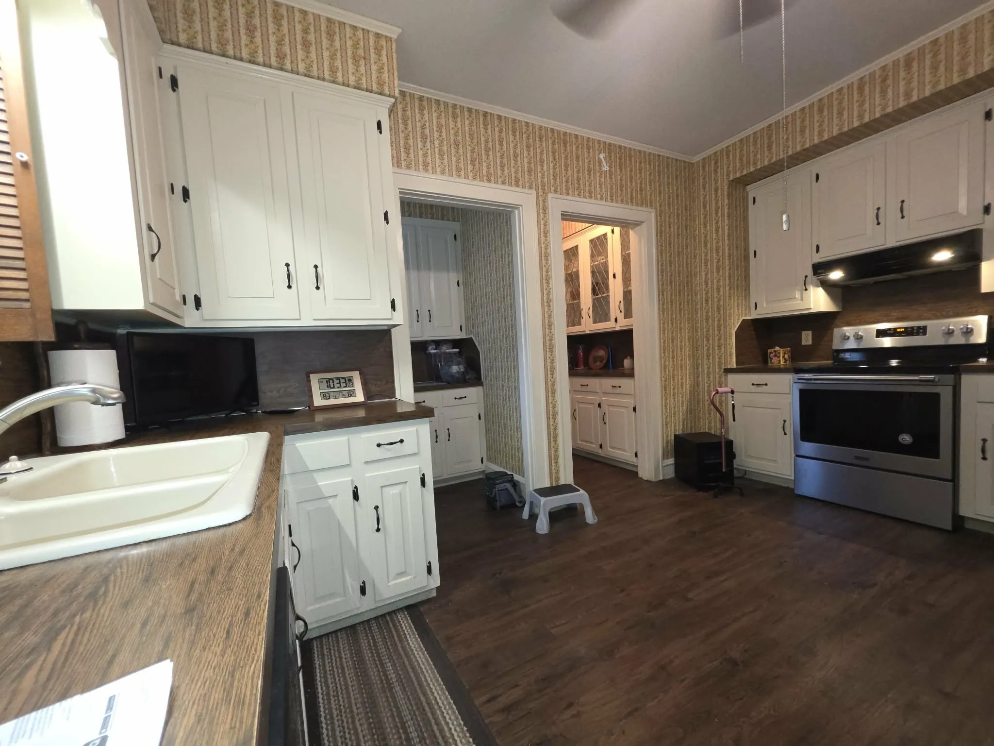 Single Family Residence For Sale in Limestone County , 401 S 8th Street, Coolidge, Texas 76635, 4 Bedroom, 4 Bathroom, 2 Garage spaces, 2,538 Sqft, built in 1923, mls#21396520, Real Estate Agent in Coolidge, Homes For Sale in Limestone county, Homes For Sale in Coolidge, Realtor in Coolidge Texas, Real Estate Brokerage Independent Realty Texas, Luminita Cordes Realtor