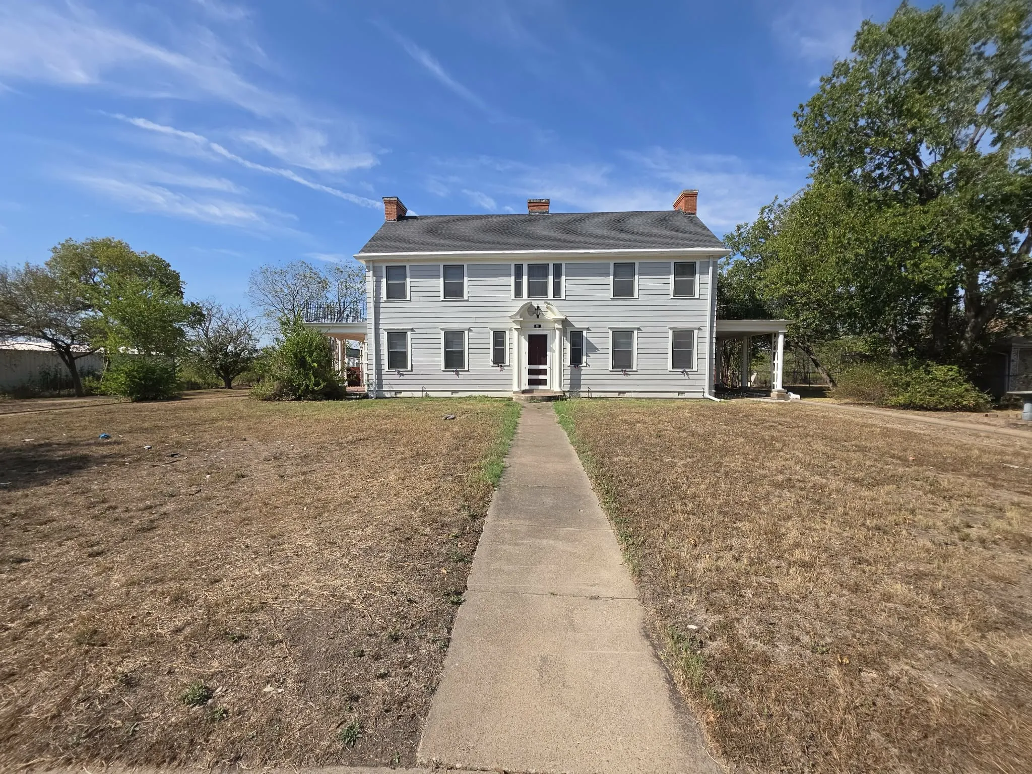 Single Family Residence For Sale in Limestone County , 401 S 8th Street, Coolidge, Texas 76635, 4 Bedroom, 4 Bathroom, 2 Garage spaces, 2,538 Sqft, built in 1923, mls#21396520, Real Estate Agent in Coolidge, Homes For Sale in Limestone county, Homes For Sale in Coolidge, Realtor in Coolidge Texas, Real Estate Brokerage Independent Realty Texas, Luminita Cordes Realtor