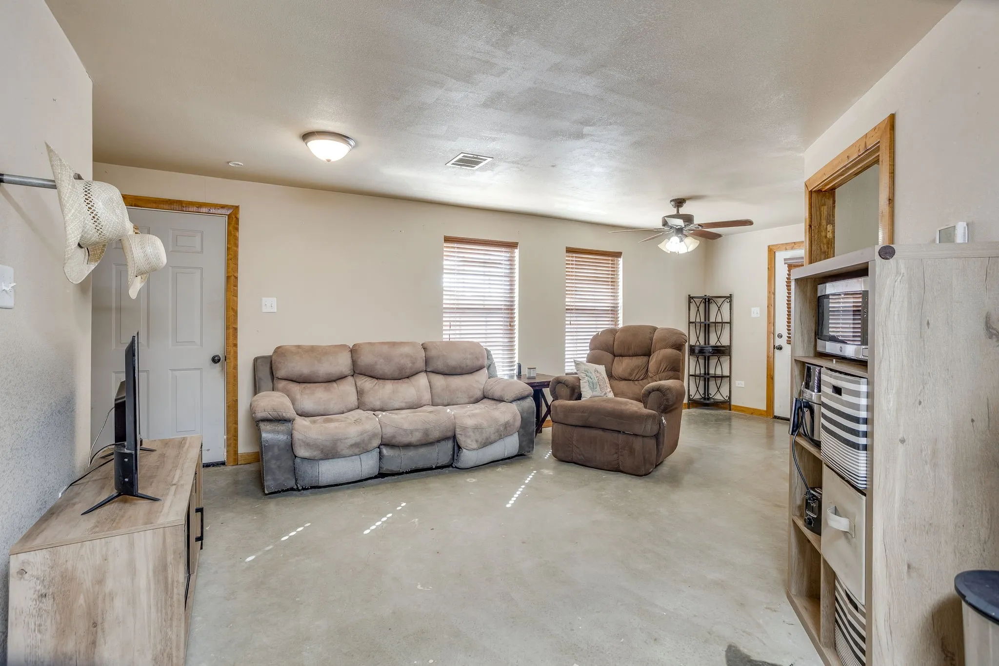 Concrete flooring with a smooth finish