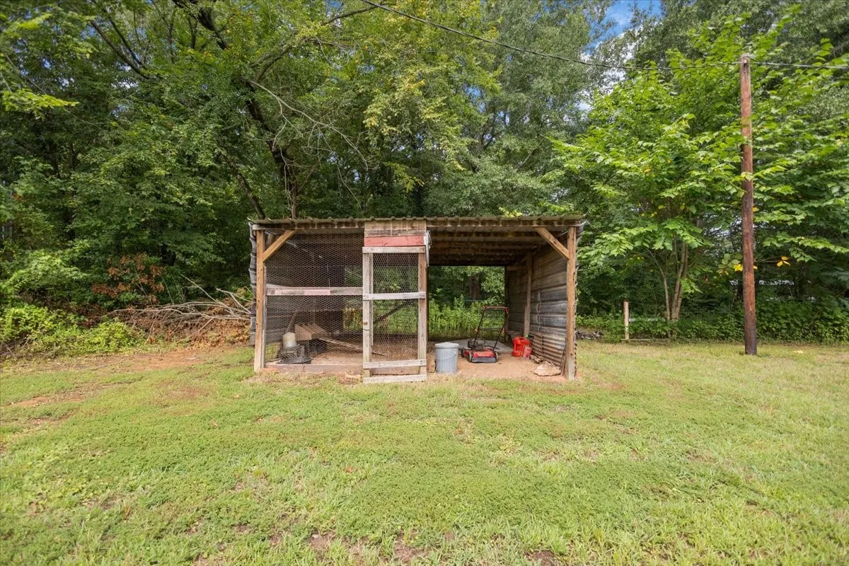 Single Family Residence For Sale in Upshur County , 2360 Elk Road, Gilmer, Texas 75644, 2 Bedroom, 2 Bathroom, Garage spaces, 1,325 Sqft, built in 1992, mls#21397942, Real Estate Agent in Gilmer, Homes For Sale in Upshur county, Homes For Sale in Gilmer, Realtor in Gilmer Texas, Real Estate Brokerage Independent Realty Texas, Luminita Cordes Realtor