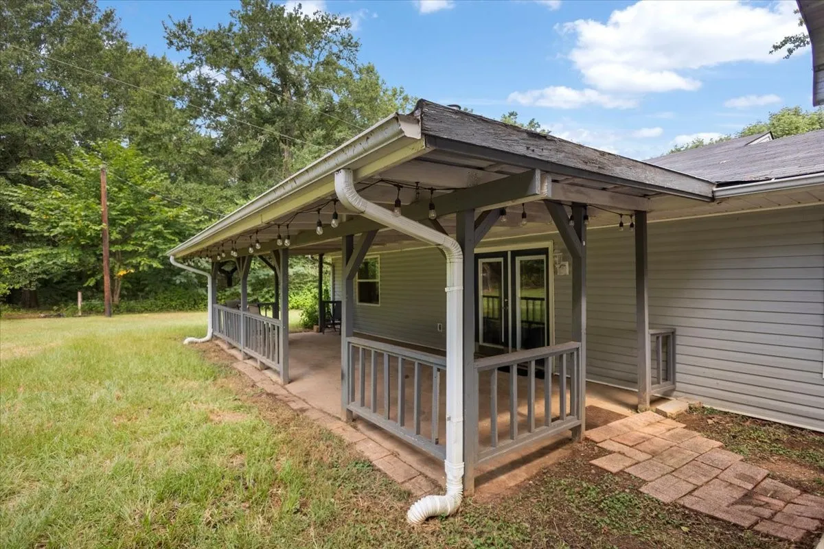 Single Family Residence For Sale in Upshur County , 2360 Elk Road, Gilmer, Texas 75644, 2 Bedroom, 2 Bathroom, Garage spaces, 1,325 Sqft, built in 1992, mls#21397942, Real Estate Agent in Gilmer, Homes For Sale in Upshur county, Homes For Sale in Gilmer, Realtor in Gilmer Texas, Real Estate Brokerage Independent Realty Texas, Luminita Cordes Realtor