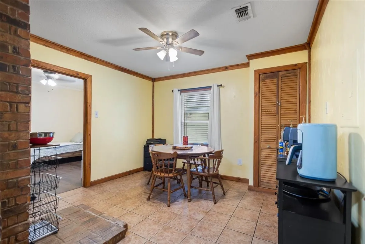Single Family Residence For Sale in Upshur County , 2360 Elk Road, Gilmer, Texas 75644, 2 Bedroom, 2 Bathroom, Garage spaces, 1,325 Sqft, built in 1992, mls#21397942, Real Estate Agent in Gilmer, Homes For Sale in Upshur county, Homes For Sale in Gilmer, Realtor in Gilmer Texas, Real Estate Brokerage Independent Realty Texas, Luminita Cordes Realtor