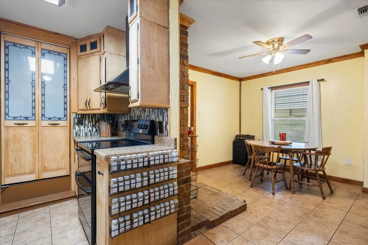 Single Family Residence For Sale in Upshur County , 2360 Elk Road, Gilmer, Texas 75644, 2 Bedroom, 2 Bathroom, Garage spaces, 1,325 Sqft, built in 1992, mls#21397942, Real Estate Agent in Gilmer, Homes For Sale in Upshur county, Homes For Sale in Gilmer, Realtor in Gilmer Texas, Real Estate Brokerage Independent Realty Texas, Luminita Cordes Realtor