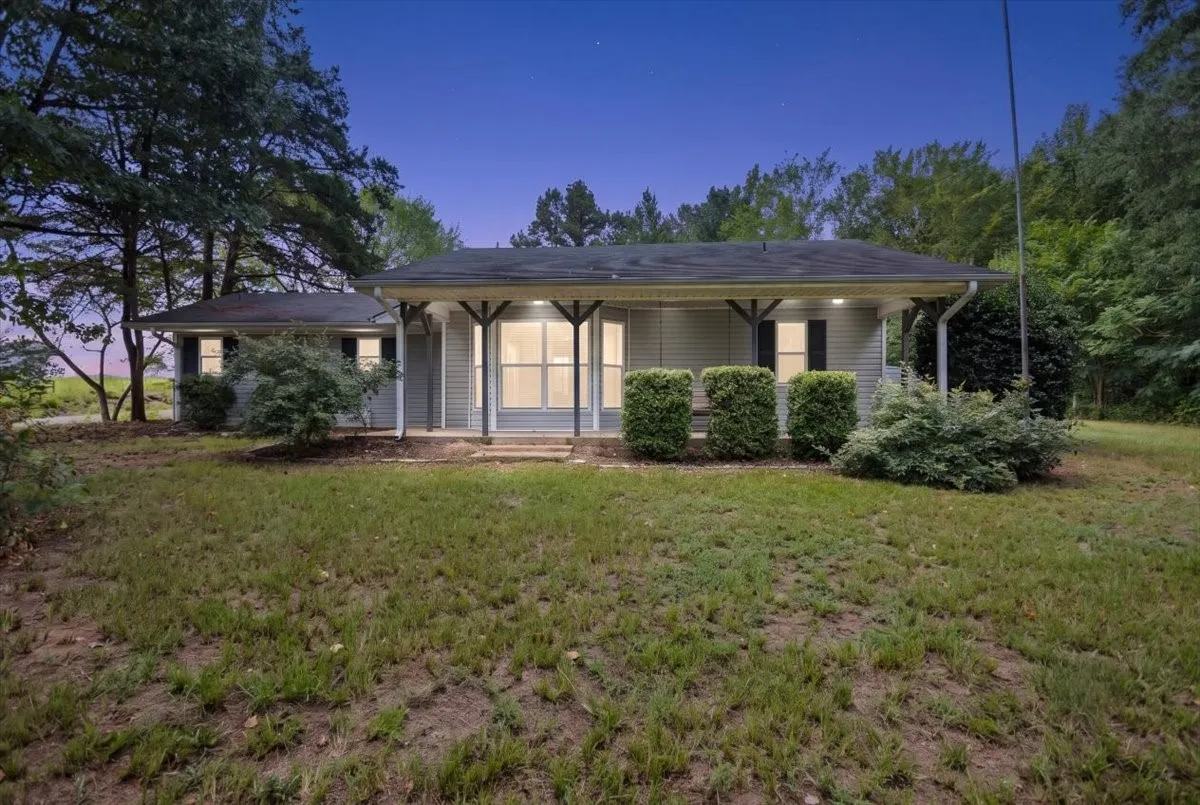 Single Family Residence For Sale in Upshur County , 2360 Elk Road, Gilmer, Texas 75644, 2 Bedroom, 2 Bathroom, Garage spaces, 1,325 Sqft, built in 1992, mls#21397942, Real Estate Agent in Gilmer, Homes For Sale in Upshur county, Homes For Sale in Gilmer, Realtor in Gilmer Texas, Real Estate Brokerage Independent Realty Texas, Luminita Cordes Realtor