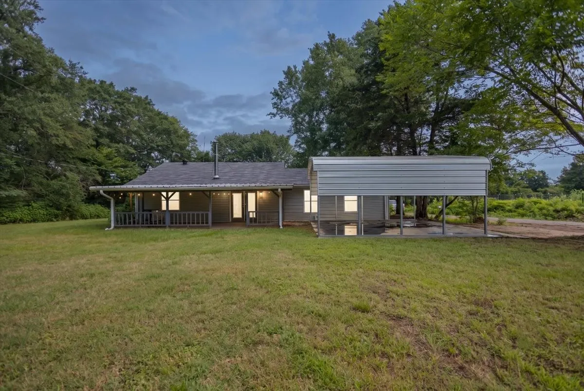 Single Family Residence For Sale in Upshur County , 2360 Elk Road, Gilmer, Texas 75644, 2 Bedroom, 2 Bathroom, Garage spaces, 1,325 Sqft, built in 1992, mls#21397942, Real Estate Agent in Gilmer, Homes For Sale in Upshur county, Homes For Sale in Gilmer, Realtor in Gilmer Texas, Real Estate Brokerage Independent Realty Texas, Luminita Cordes Realtor