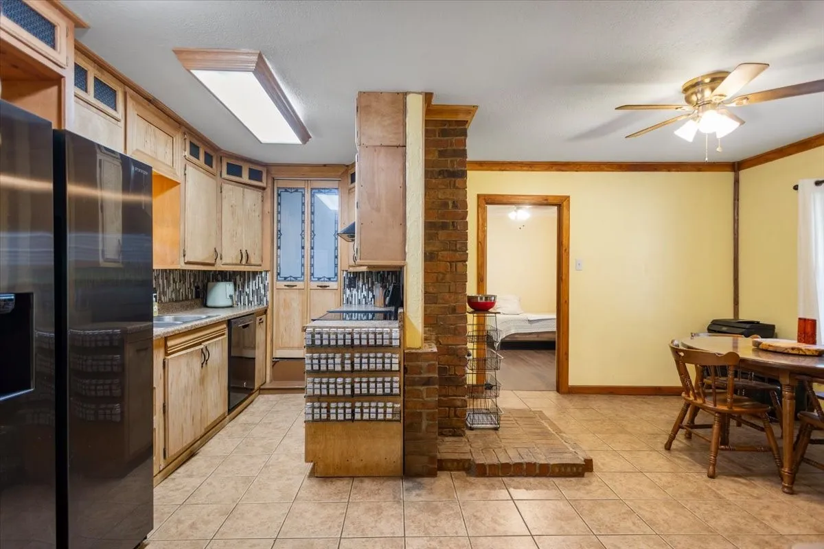Single Family Residence For Sale in Upshur County , 2360 Elk Road, Gilmer, Texas 75644, 2 Bedroom, 2 Bathroom, Garage spaces, 1,325 Sqft, built in 1992, mls#21397942, Real Estate Agent in Gilmer, Homes For Sale in Upshur county, Homes For Sale in Gilmer, Realtor in Gilmer Texas, Real Estate Brokerage Independent Realty Texas, Luminita Cordes Realtor