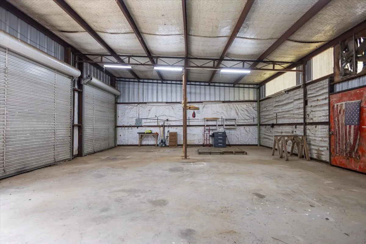 Single Family Residence For Sale in Upshur County , 2360 Elk Road, Gilmer, Texas 75644, 2 Bedroom, 2 Bathroom, Garage spaces, 1,325 Sqft, built in 1992, mls#21397942, Real Estate Agent in Gilmer, Homes For Sale in Upshur county, Homes For Sale in Gilmer, Realtor in Gilmer Texas, Real Estate Brokerage Independent Realty Texas, Luminita Cordes Realtor