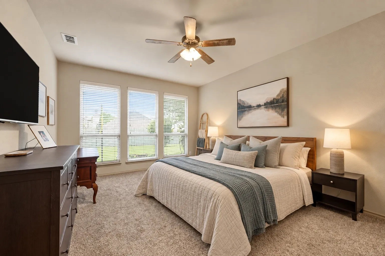 Single Family Residence For Sale in Denton County , 1701 Mcgee Avenue, Argyle, Texas 76226, 3 Bedroom, 3 Bathroom, 2 Garage spaces, 2,513 Sqft, built in 2016, mls#21397240, Real Estate Agent in Argyle, Homes For Sale in Denton county, Homes For Sale in Argyle, Realtor in Argyle Texas, Real Estate Brokerage Independent Realty Texas, Luminita Cordes Realtor