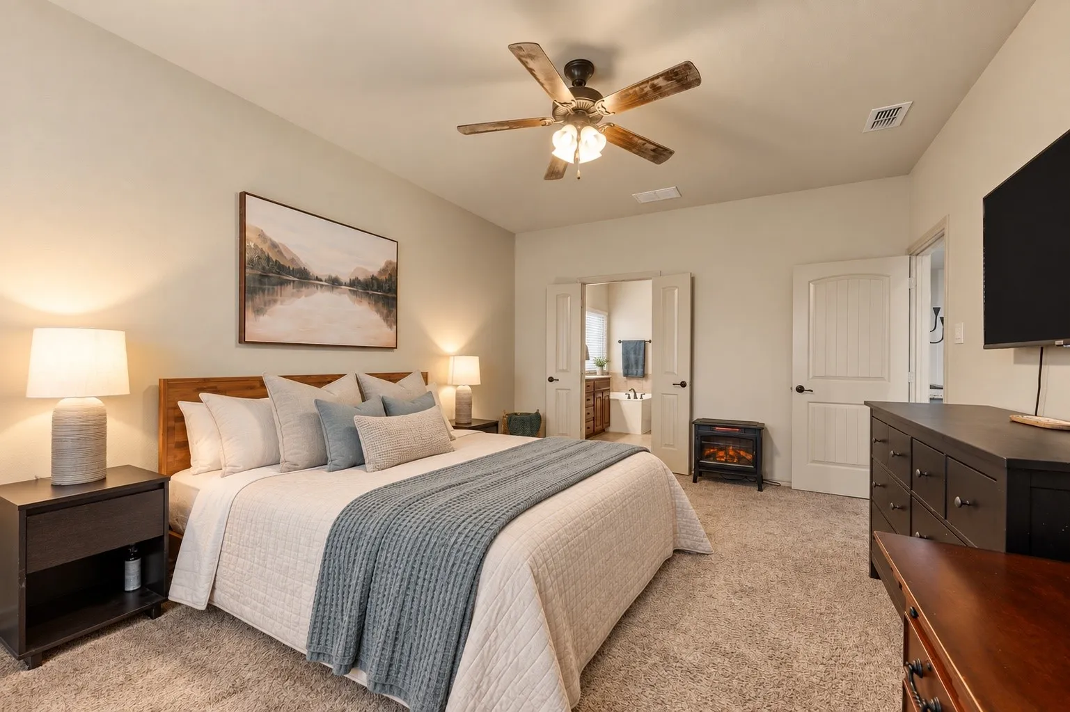 Single Family Residence For Sale in Denton County , 1701 Mcgee Avenue, Argyle, Texas 76226, 3 Bedroom, 3 Bathroom, 2 Garage spaces, 2,513 Sqft, built in 2016, mls#21397240, Real Estate Agent in Argyle, Homes For Sale in Denton county, Homes For Sale in Argyle, Realtor in Argyle Texas, Real Estate Brokerage Independent Realty Texas, Luminita Cordes Realtor