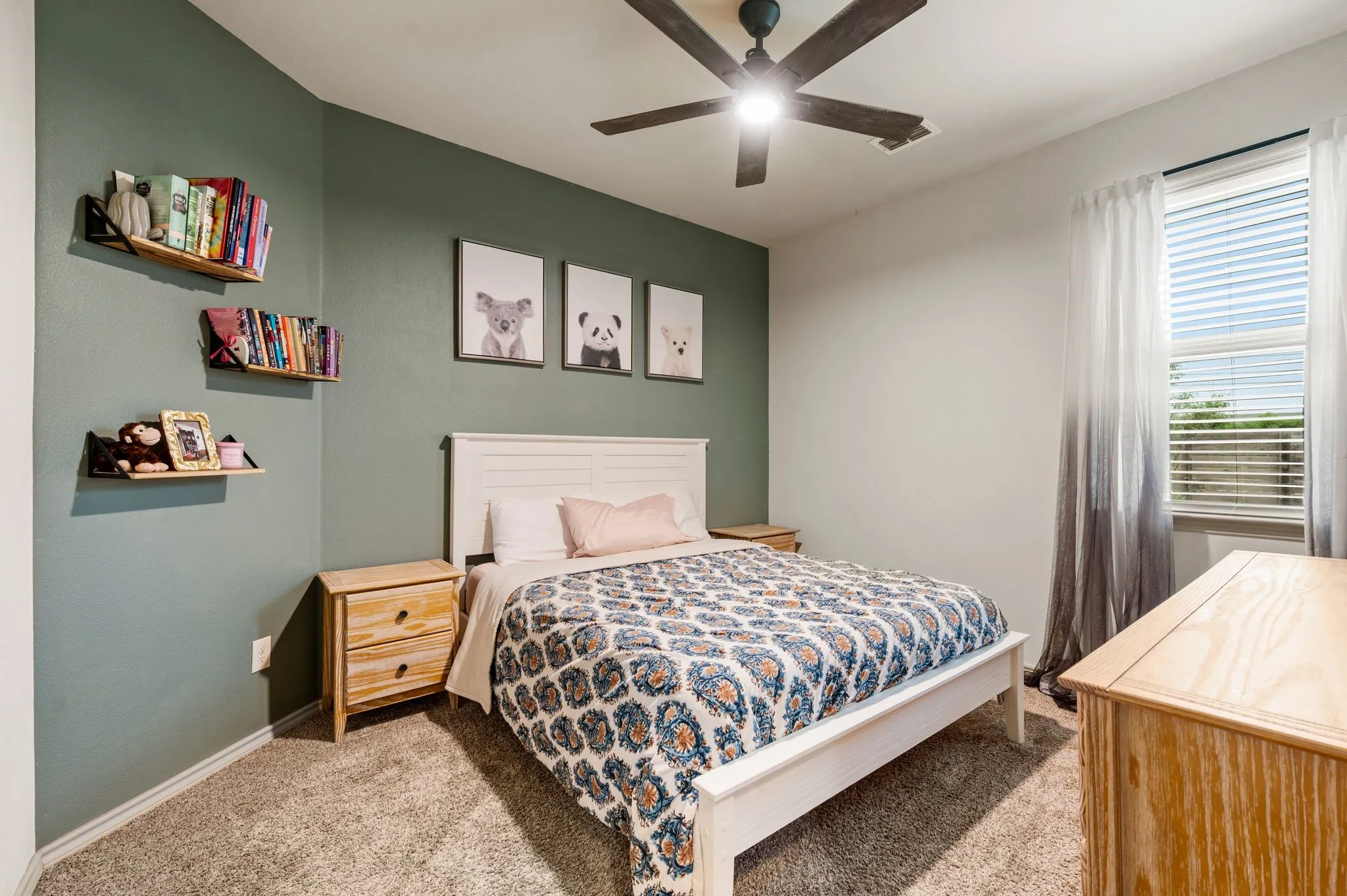 Single Family Residence For Sale in Denton County , 1701 Mcgee Avenue, Argyle, Texas 76226, 3 Bedroom, 3 Bathroom, 2 Garage spaces, 2,513 Sqft, built in 2016, mls#21397240, Real Estate Agent in Argyle, Homes For Sale in Denton county, Homes For Sale in Argyle, Realtor in Argyle Texas, Real Estate Brokerage Independent Realty Texas, Luminita Cordes Realtor
