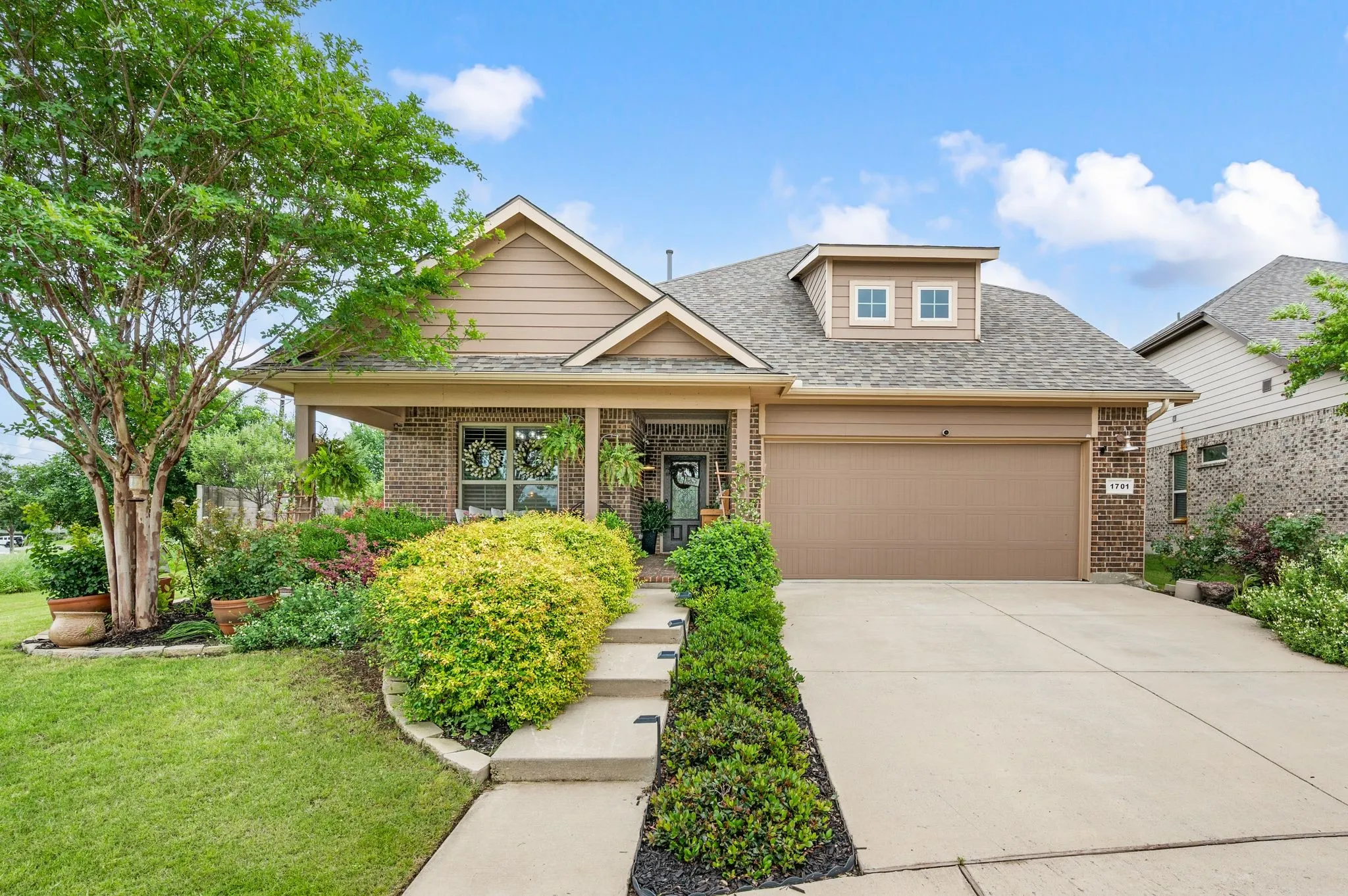 Single Family Residence For Sale in Denton County , 1701 Mcgee Avenue, Argyle, Texas 76226, 3 Bedroom, 3 Bathroom, 2 Garage spaces, 2,513 Sqft, built in 2016, mls#21397240, Real Estate Agent in Argyle, Homes For Sale in Denton county, Homes For Sale in Argyle, Realtor in Argyle Texas, Real Estate Brokerage Independent Realty Texas, Luminita Cordes Realtor