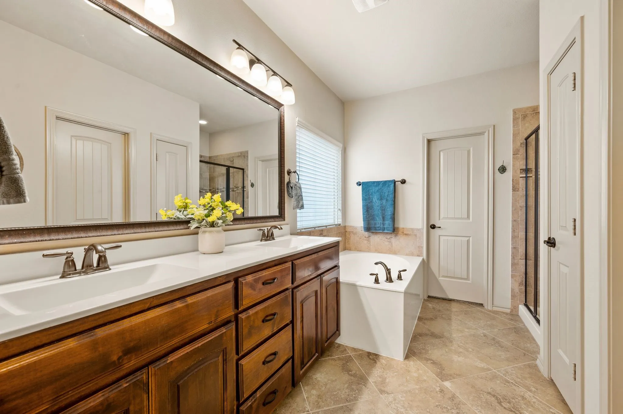 Single Family Residence For Sale in Denton County , 1701 Mcgee Avenue, Argyle, Texas 76226, 3 Bedroom, 3 Bathroom, 2 Garage spaces, 2,513 Sqft, built in 2016, mls#21397240, Real Estate Agent in Argyle, Homes For Sale in Denton county, Homes For Sale in Argyle, Realtor in Argyle Texas, Real Estate Brokerage Independent Realty Texas, Luminita Cordes Realtor