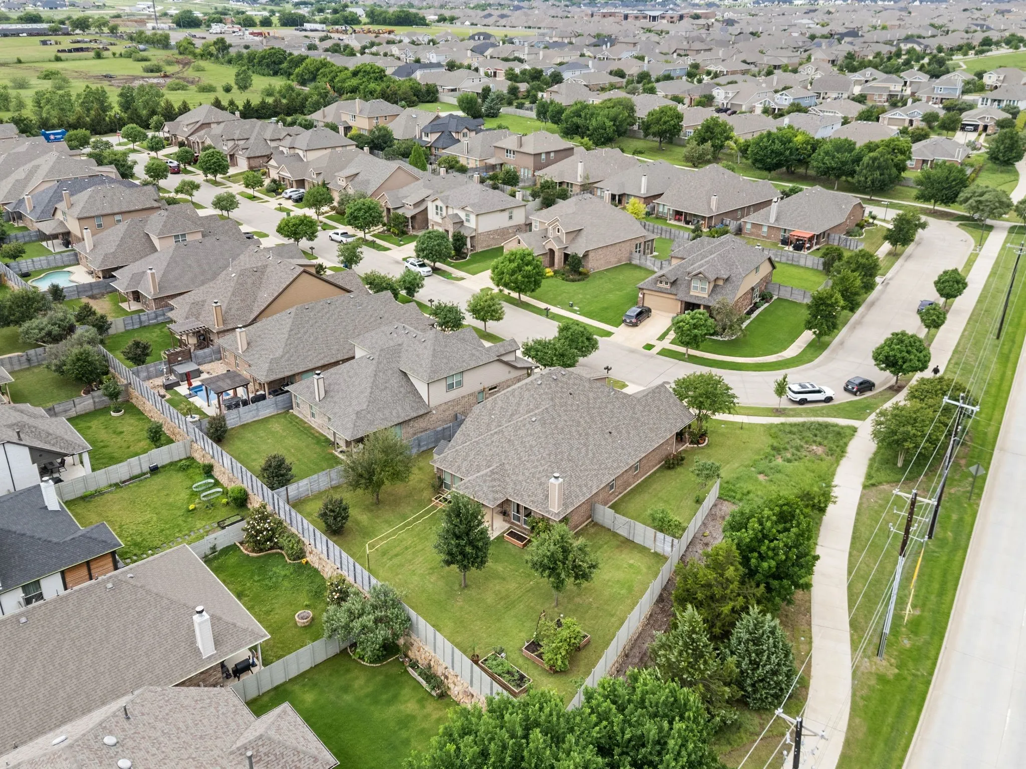 Single Family Residence For Sale in Denton County , 1701 Mcgee Avenue, Argyle, Texas 76226, 3 Bedroom, 3 Bathroom, 2 Garage spaces, 2,513 Sqft, built in 2016, mls#21397240, Real Estate Agent in Argyle, Homes For Sale in Denton county, Homes For Sale in Argyle, Realtor in Argyle Texas, Real Estate Brokerage Independent Realty Texas, Luminita Cordes Realtor