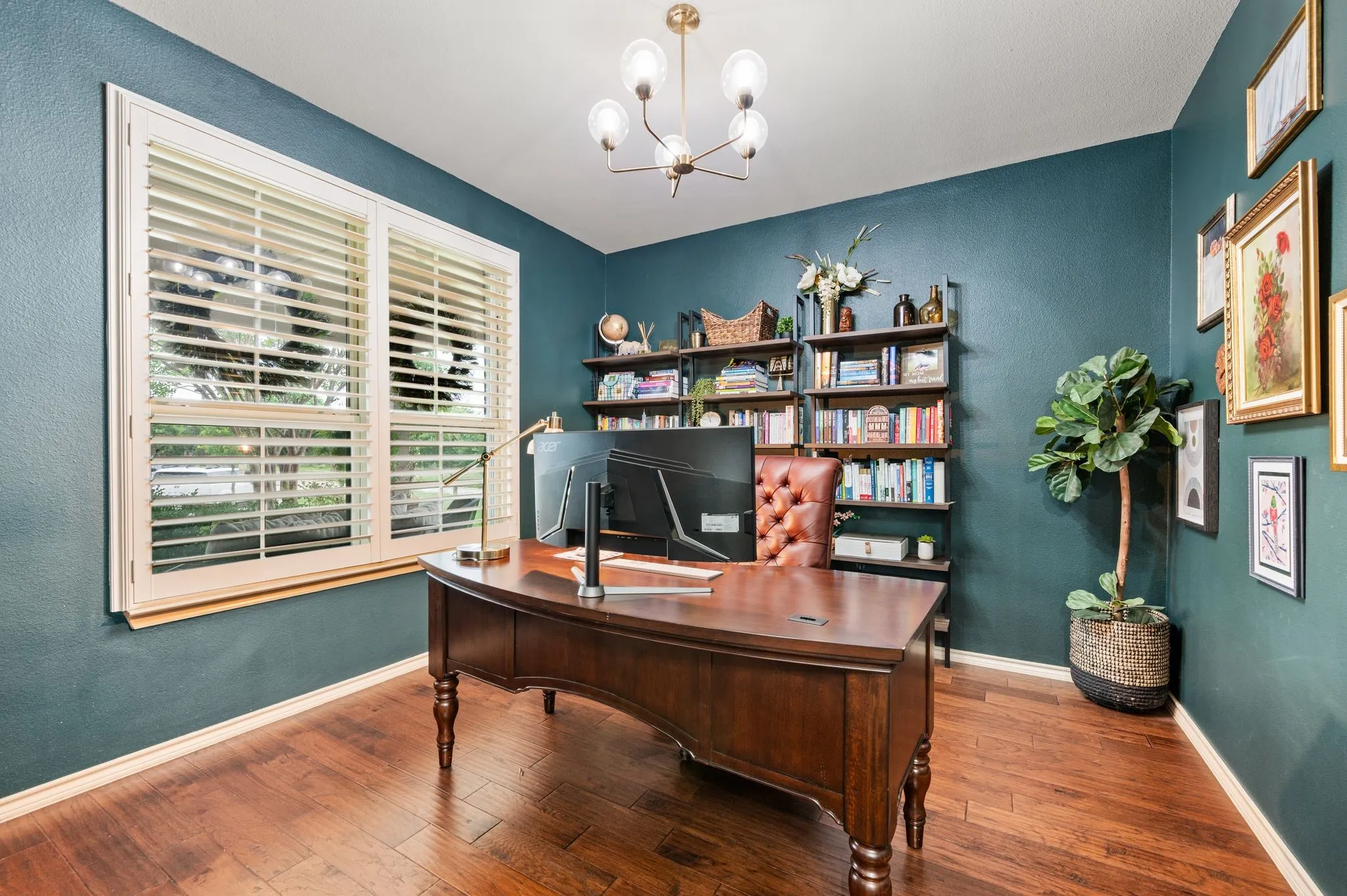 Single Family Residence For Sale in Denton County , 1701 Mcgee Avenue, Argyle, Texas 76226, 3 Bedroom, 3 Bathroom, 2 Garage spaces, 2,513 Sqft, built in 2016, mls#21397240, Real Estate Agent in Argyle, Homes For Sale in Denton county, Homes For Sale in Argyle, Realtor in Argyle Texas, Real Estate Brokerage Independent Realty Texas, Luminita Cordes Realtor