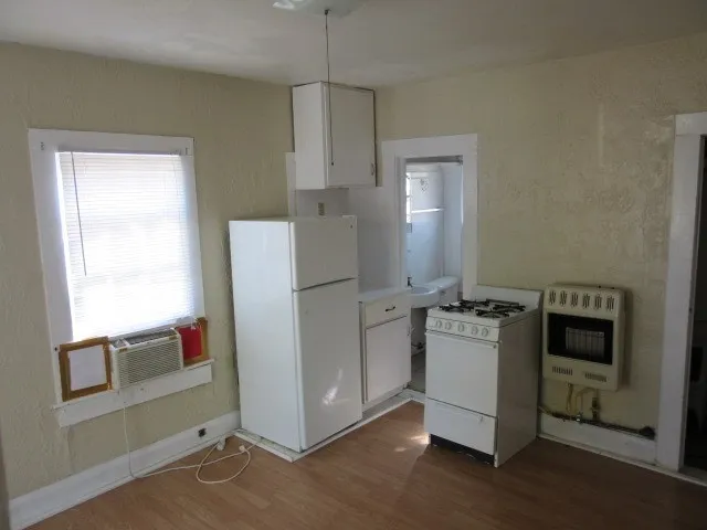 Apartment For Rent in Taylor County , 617 E North 18th Street B, Abilene, Texas 79601, 1 Bedroom, 1 Bathroom, Garage spaces, 378 Sqft, built in 1956, mls#21397947, Real Estate Agent in Abilene, Homes For Rent in Taylor county, Homes For Rent in Abilene, Realtor in Abilene Texas, Real Estate Brokerage Independent Realty Texas, Luminita Cordes Realtor