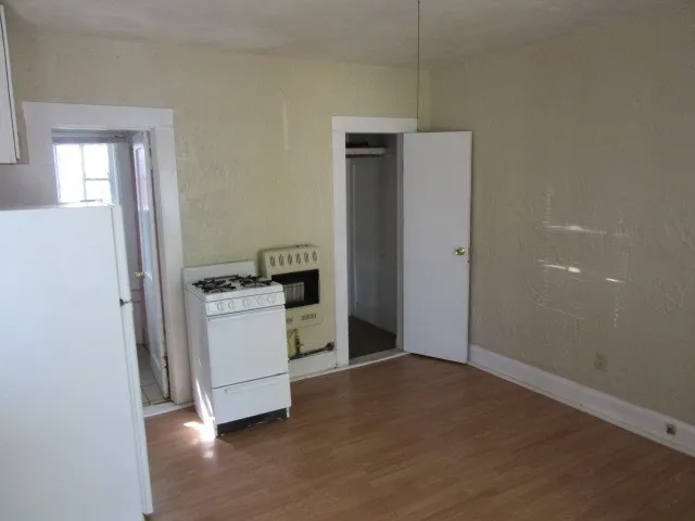 Apartment For Rent in Taylor County , 617 E North 18th Street B, Abilene, Texas 79601, 1 Bedroom, 1 Bathroom, Garage spaces, 378 Sqft, built in 1956, mls#21397947, Real Estate Agent in Abilene, Homes For Rent in Taylor county, Homes For Rent in Abilene, Realtor in Abilene Texas, Real Estate Brokerage Independent Realty Texas, Luminita Cordes Realtor