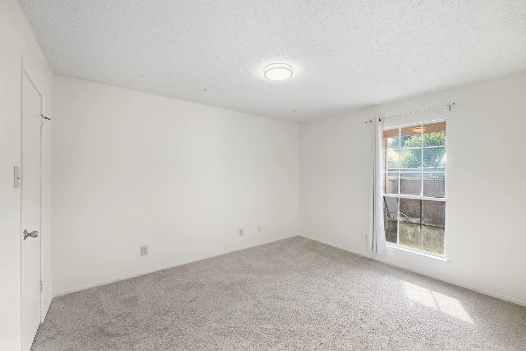 Condominium For Sale in Dallas County , 12482 Abrams Road 1203, Dallas, Texas 75243, 1 Bedroom, 1 Bathroom, Garage spaces, 729 Sqft, built in 1982, mls#21395272, Real Estate Agent in Dallas, Homes For Sale in Dallas county, Homes For Sale in Dallas, Realtor in Dallas Texas, Real Estate Brokerage Independent Realty Texas, Luminita Cordes Realtor