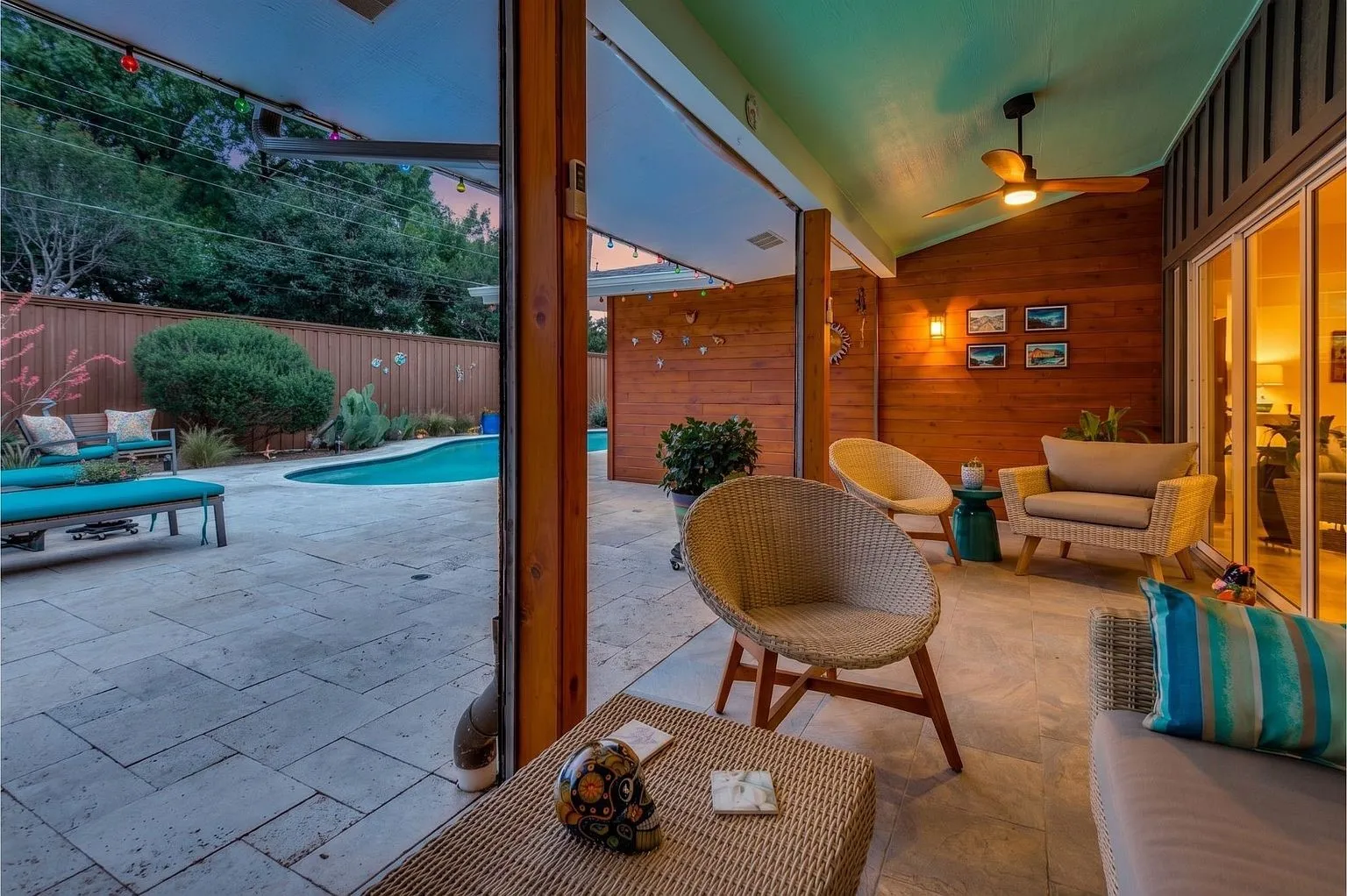 Single Family Residence For Sale in Dallas County , 3923 Weeburn Drive, Dallas, Texas 75229, 4 Bedroom, 3 Bathroom, 2 Garage spaces, 2,727 Sqft, built in 1964, mls#21397955, Real Estate Agent in Dallas, Homes For Sale in Dallas county, Homes For Sale in Dallas, Realtor in Dallas Texas, Real Estate Brokerage Independent Realty Texas, Luminita Cordes Realtor