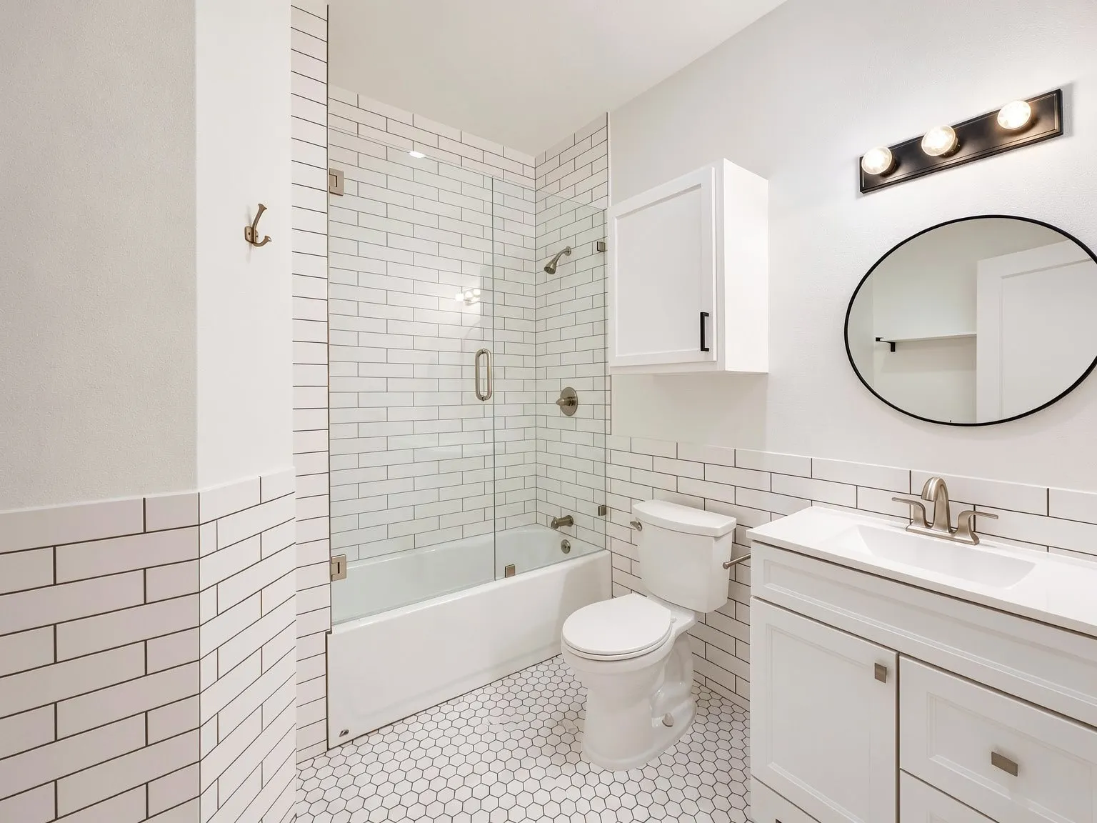 Duplex For Rent in Tarrant County , 3254 S University Drive, Fort Worth, Texas 76109, 3 Bedroom, 3 Bathroom, Garage spaces, 1,780 Sqft, built in 1938, mls#21397956, Real Estate Agent in Fort Worth, Homes For Rent in Tarrant county, Homes For Rent in Fort Worth, Realtor in Fort Worth Texas, Real Estate Brokerage Independent Realty Texas, Luminita Cordes Realtor
