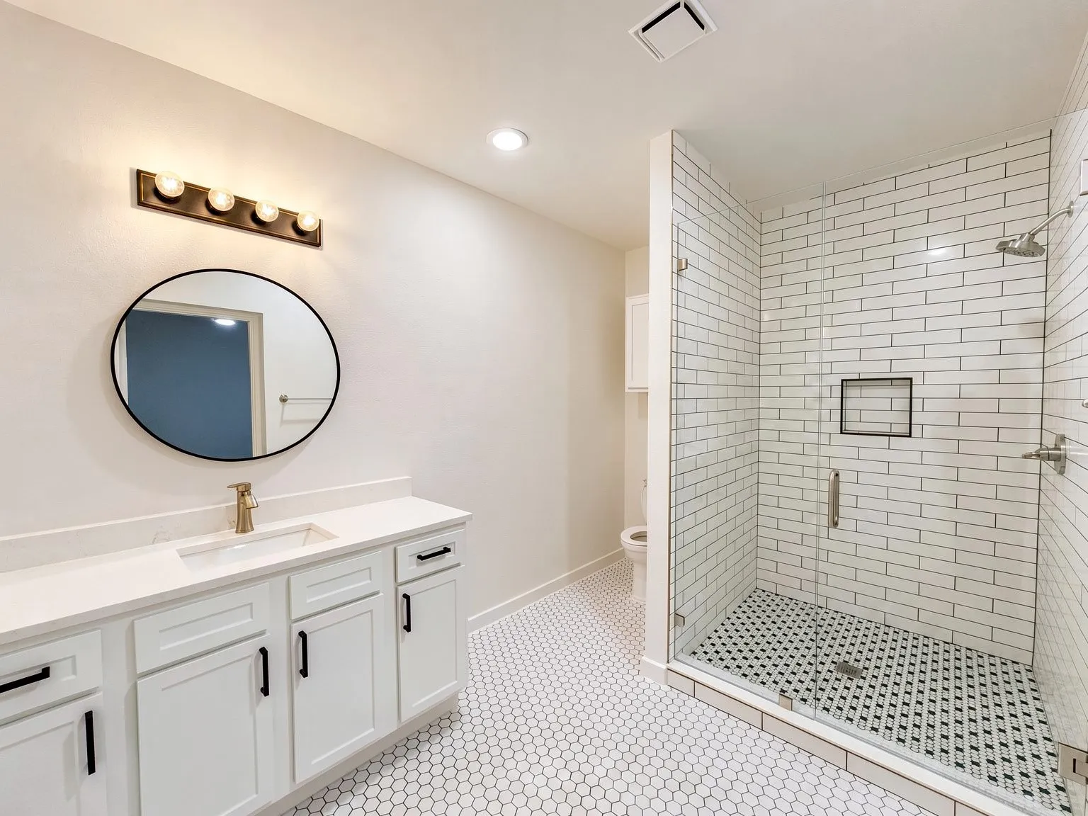Duplex For Rent in Tarrant County , 3254 S University Drive, Fort Worth, Texas 76109, 3 Bedroom, 3 Bathroom, Garage spaces, 1,780 Sqft, built in 1938, mls#21397956, Real Estate Agent in Fort Worth, Homes For Rent in Tarrant county, Homes For Rent in Fort Worth, Realtor in Fort Worth Texas, Real Estate Brokerage Independent Realty Texas, Luminita Cordes Realtor