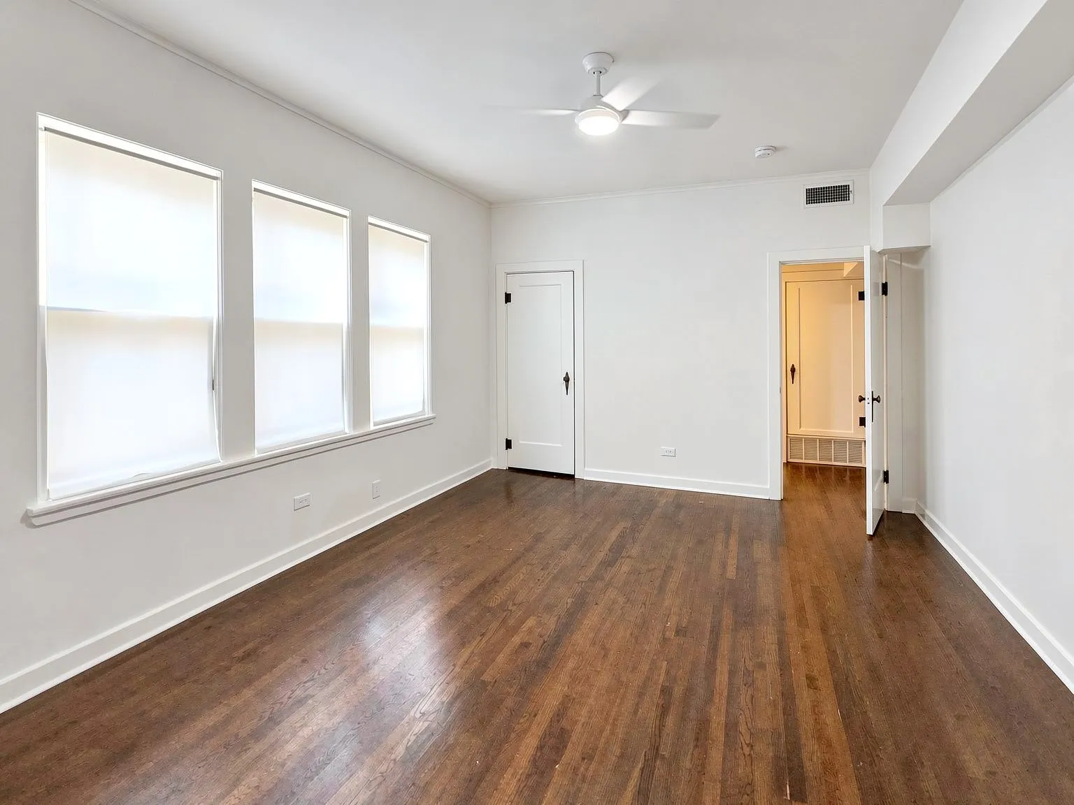 Duplex For Rent in Tarrant County , 3254 S University Drive, Fort Worth, Texas 76109, 3 Bedroom, 3 Bathroom, Garage spaces, 1,780 Sqft, built in 1938, mls#21397956, Real Estate Agent in Fort Worth, Homes For Rent in Tarrant county, Homes For Rent in Fort Worth, Realtor in Fort Worth Texas, Real Estate Brokerage Independent Realty Texas, Luminita Cordes Realtor