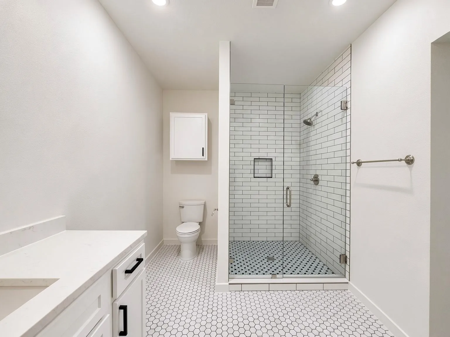 Duplex For Rent in Tarrant County , 3254 S University Drive, Fort Worth, Texas 76109, 3 Bedroom, 3 Bathroom, Garage spaces, 1,780 Sqft, built in 1938, mls#21397956, Real Estate Agent in Fort Worth, Homes For Rent in Tarrant county, Homes For Rent in Fort Worth, Realtor in Fort Worth Texas, Real Estate Brokerage Independent Realty Texas, Luminita Cordes Realtor