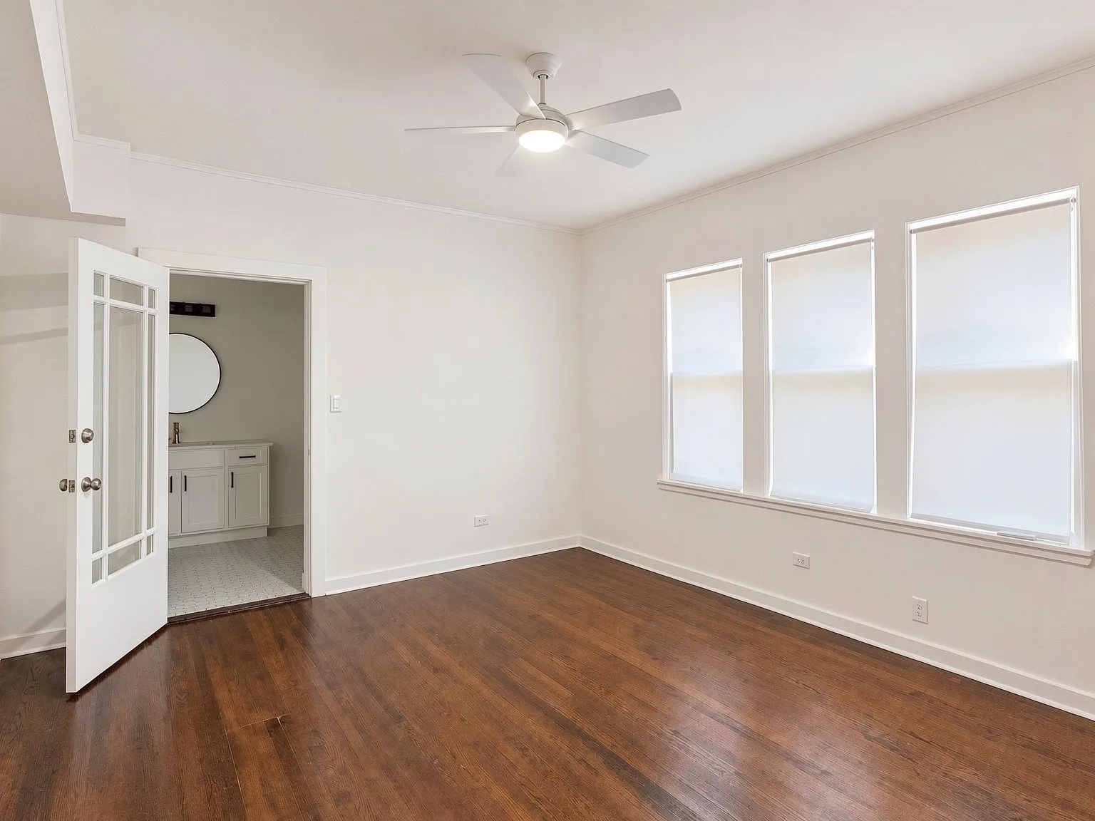 Duplex For Rent in Tarrant County , 3254 S University Drive, Fort Worth, Texas 76109, 3 Bedroom, 3 Bathroom, Garage spaces, 1,780 Sqft, built in 1938, mls#21397956, Real Estate Agent in Fort Worth, Homes For Rent in Tarrant county, Homes For Rent in Fort Worth, Realtor in Fort Worth Texas, Real Estate Brokerage Independent Realty Texas, Luminita Cordes Realtor