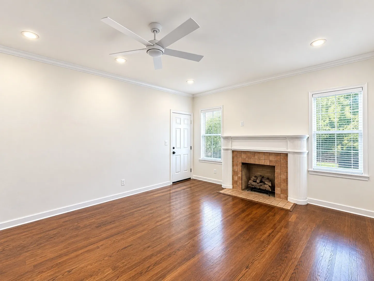 Duplex For Rent in Tarrant County , 3254 S University Drive, Fort Worth, Texas 76109, 3 Bedroom, 3 Bathroom, Garage spaces, 1,780 Sqft, built in 1938, mls#21397956, Real Estate Agent in Fort Worth, Homes For Rent in Tarrant county, Homes For Rent in Fort Worth, Realtor in Fort Worth Texas, Real Estate Brokerage Independent Realty Texas, Luminita Cordes Realtor